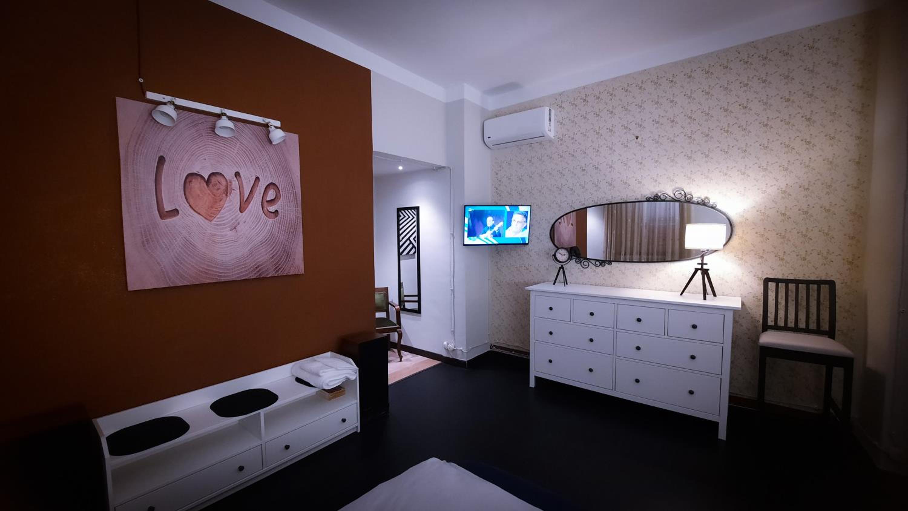 hotel room