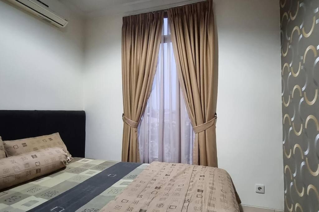 Apt 1 BR Gardenia Boulevard w Swim Pool view 2
