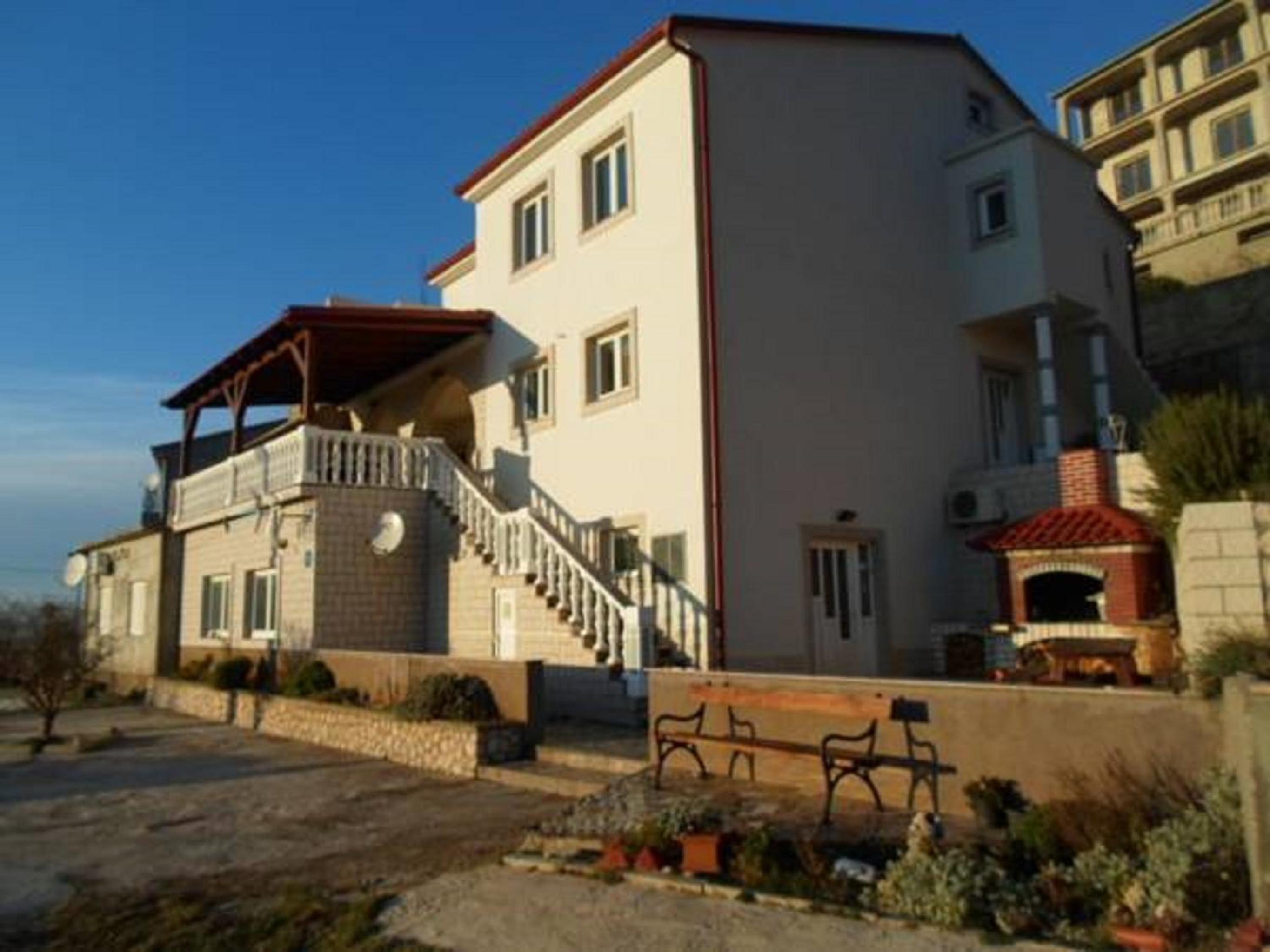 Photo 12