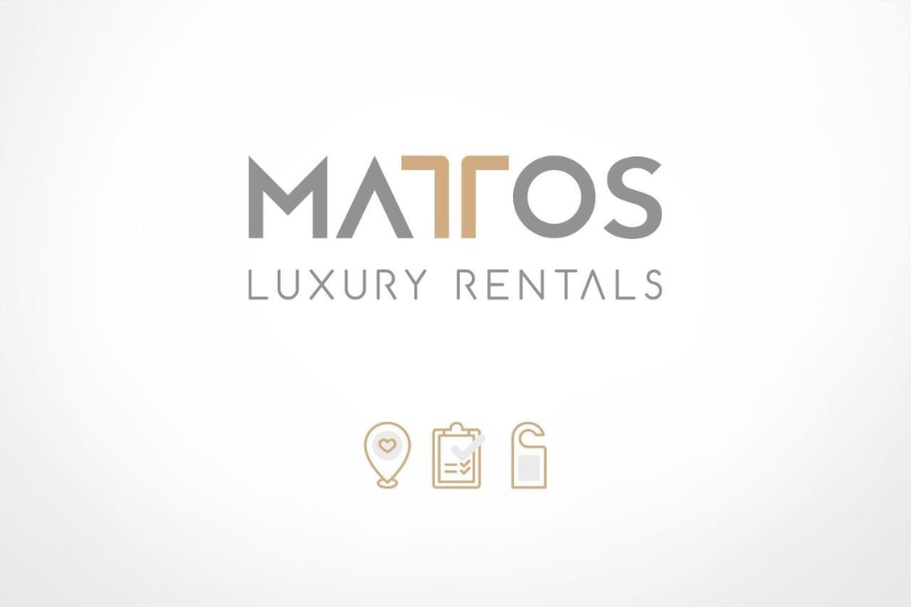 Mar de Fora 205 – Lindíssima Cobertura Duplex - Piscina no Condomínio - 100 Metros da Praia de Mariscal.