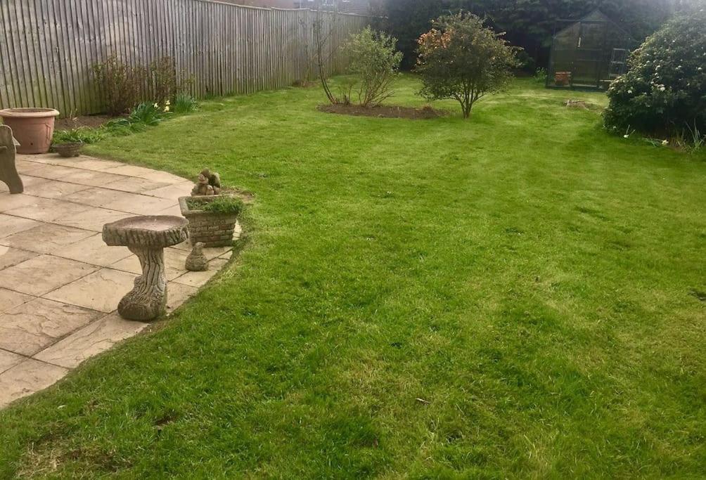 Kelvinside, Seahouses, 2 minute walk into village view 5