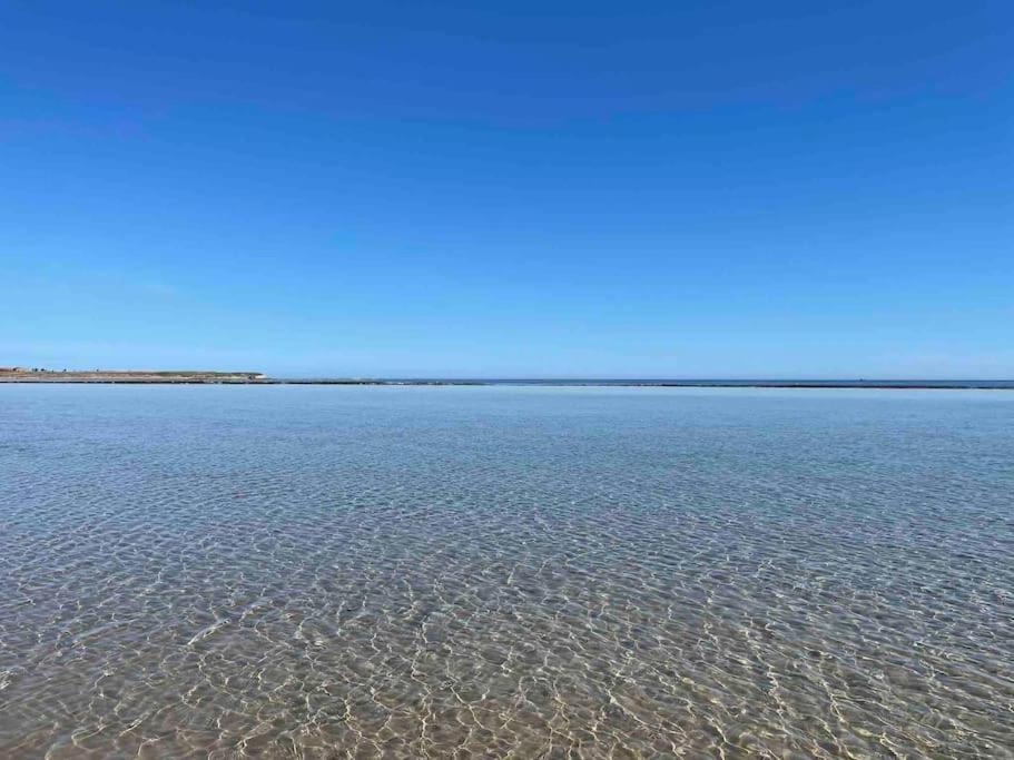 Kelvinside, Seahouses, 2 minute walk into village view 2