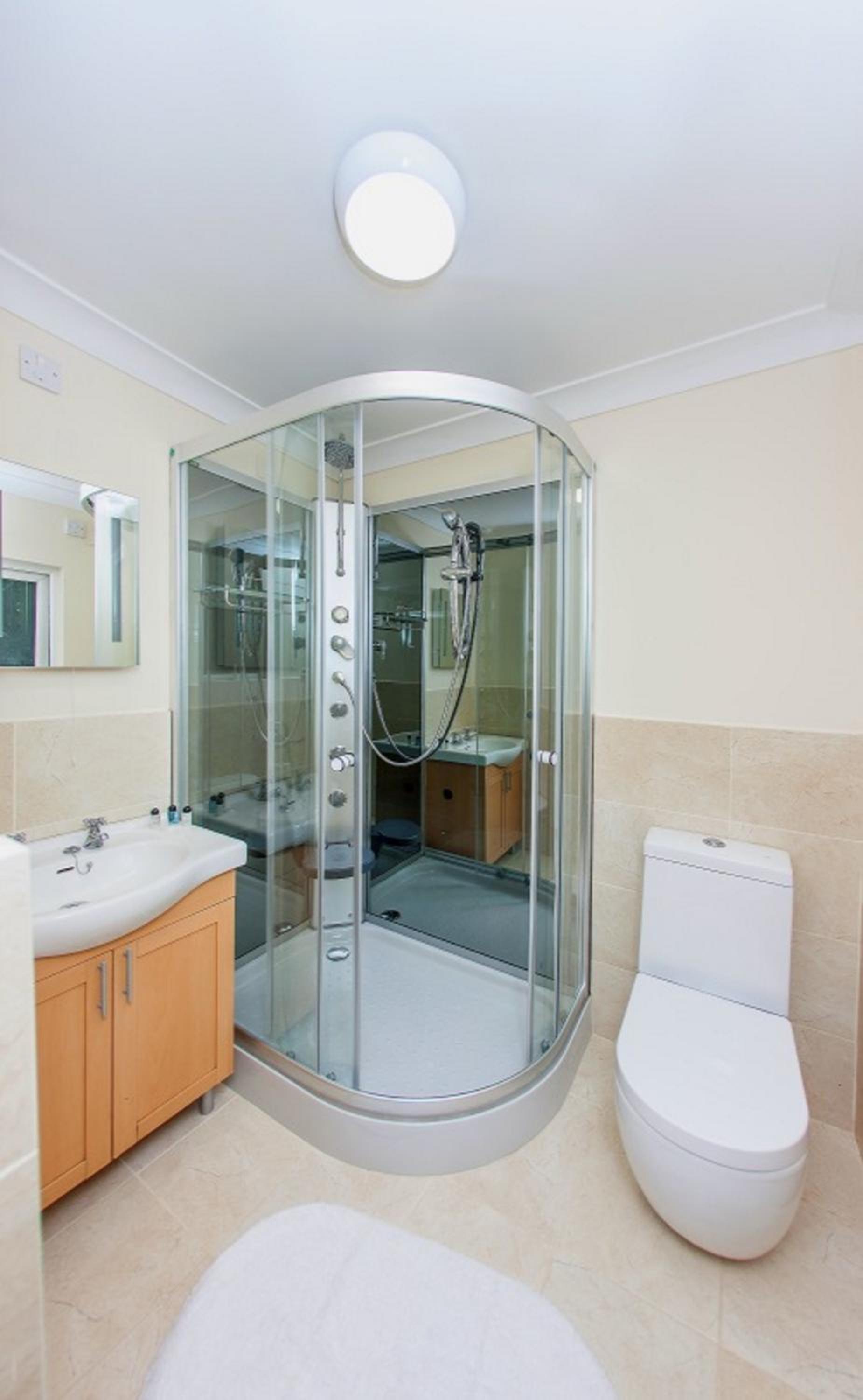Riverside Hotel