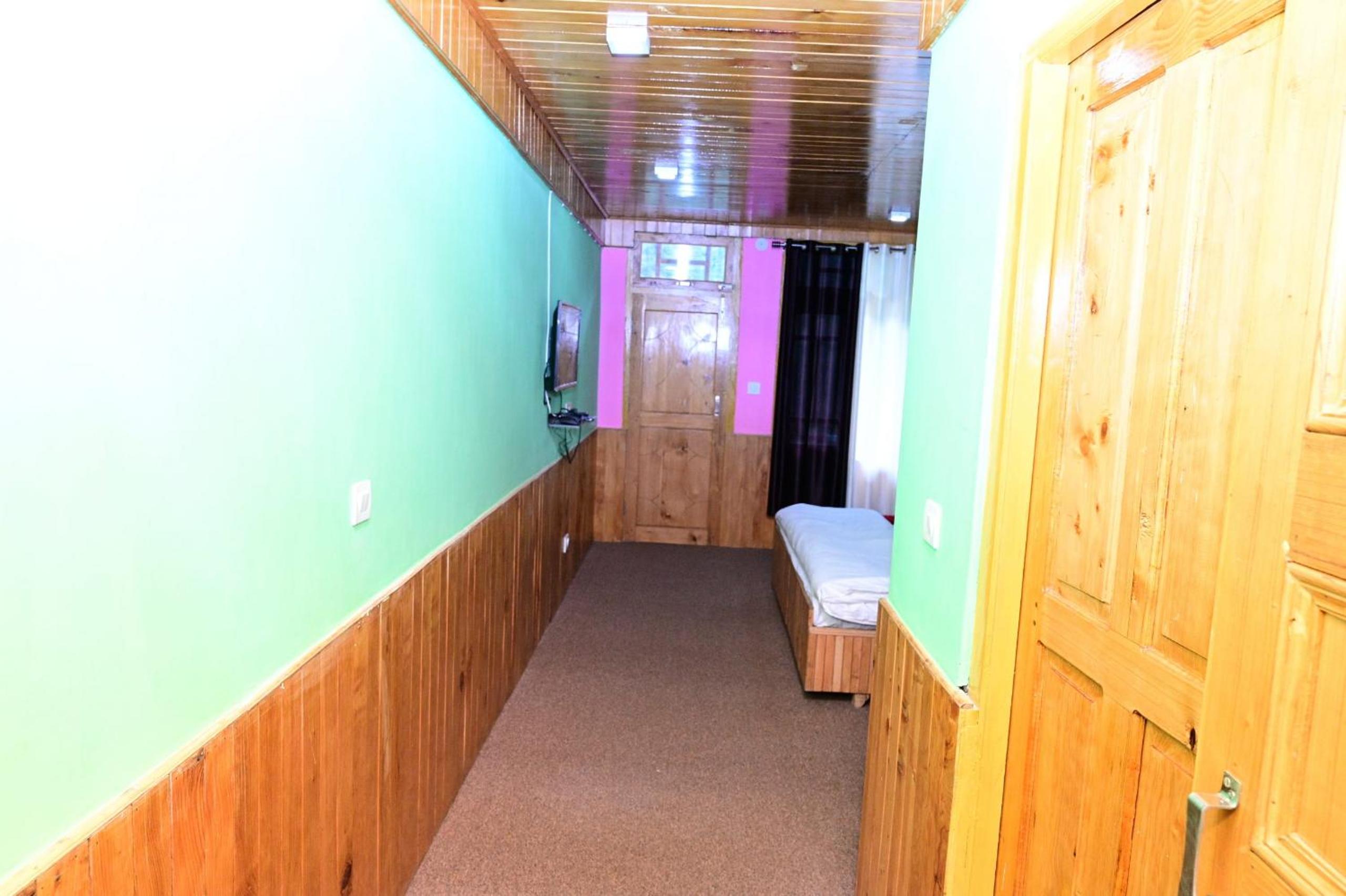 Photo 10