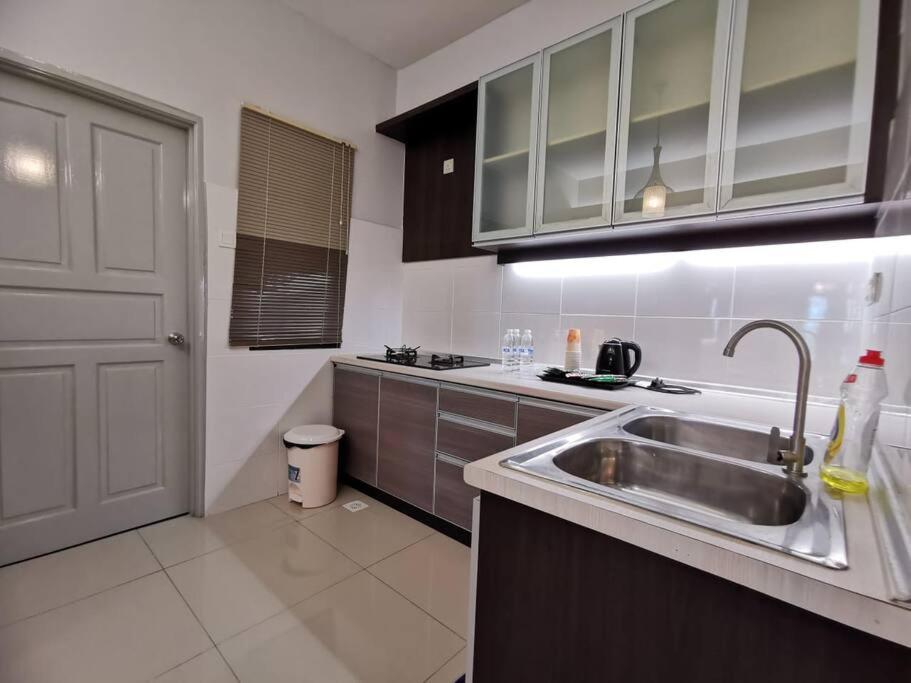 Ipoh Town Kinta Riverfront Apartment 7pax by Glamorous