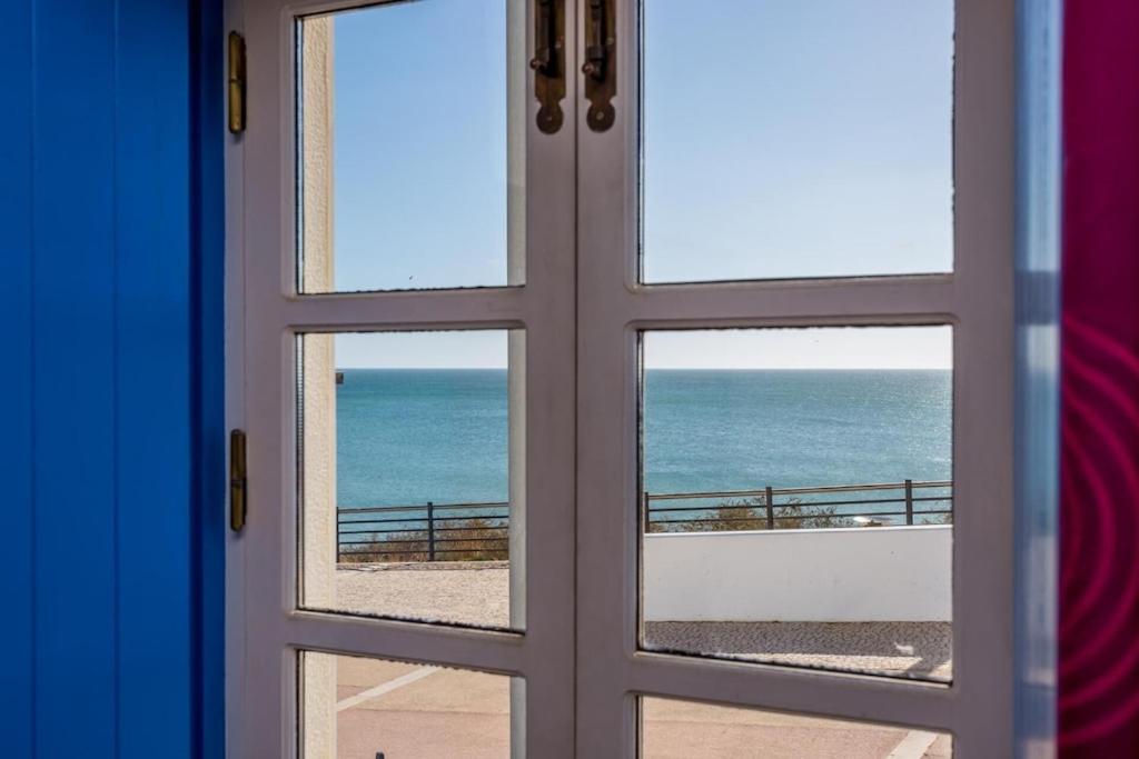 Refurbished beachfront house, Pool, AC, WiFi, Albufeira, sea view view 5