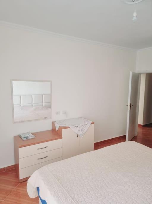 Lovely 2 Bedroom Apartment just 30m from the Sea