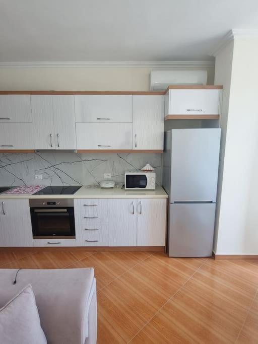 Lovely 2 Bedroom Apartment just 30m from the Sea