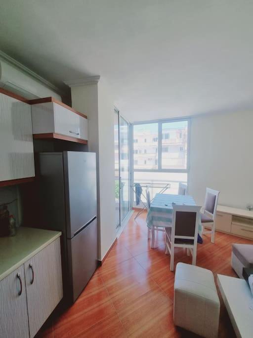 Lovely 2 Bedroom Apartment just 30m from the Sea