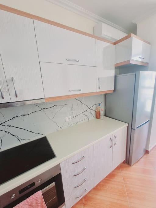 Lovely 2 Bedroom Apartment just 30m from the Sea