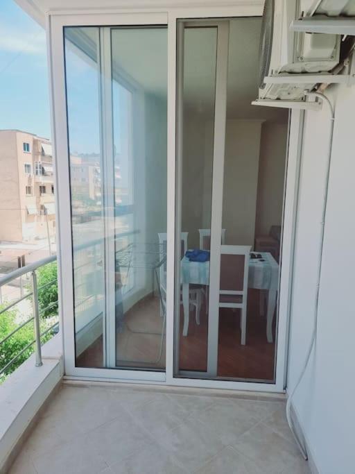 Lovely 2 Bedroom Apartment just 30m from the Sea