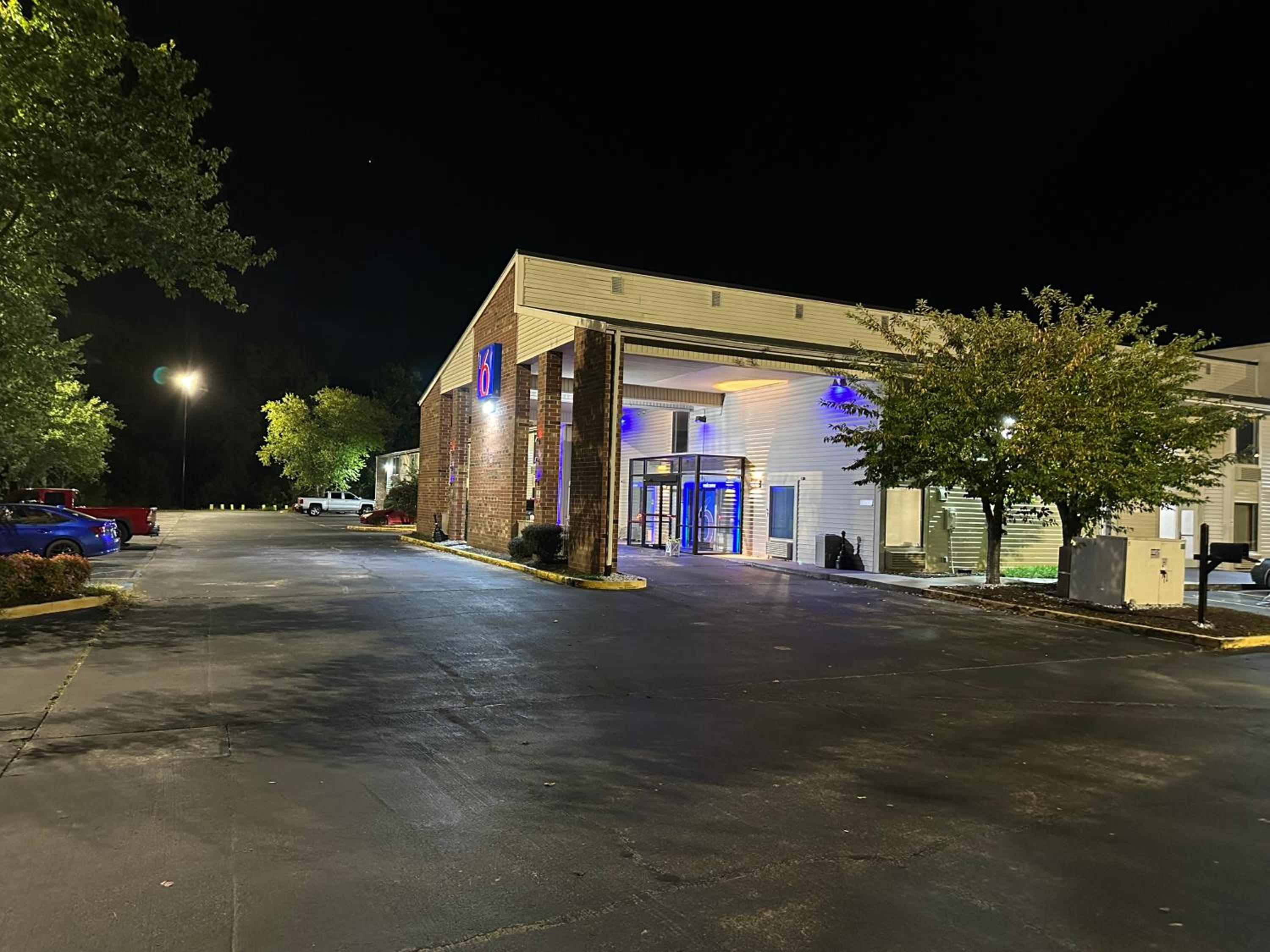 Motel 6-Greensboro, NC - Airport