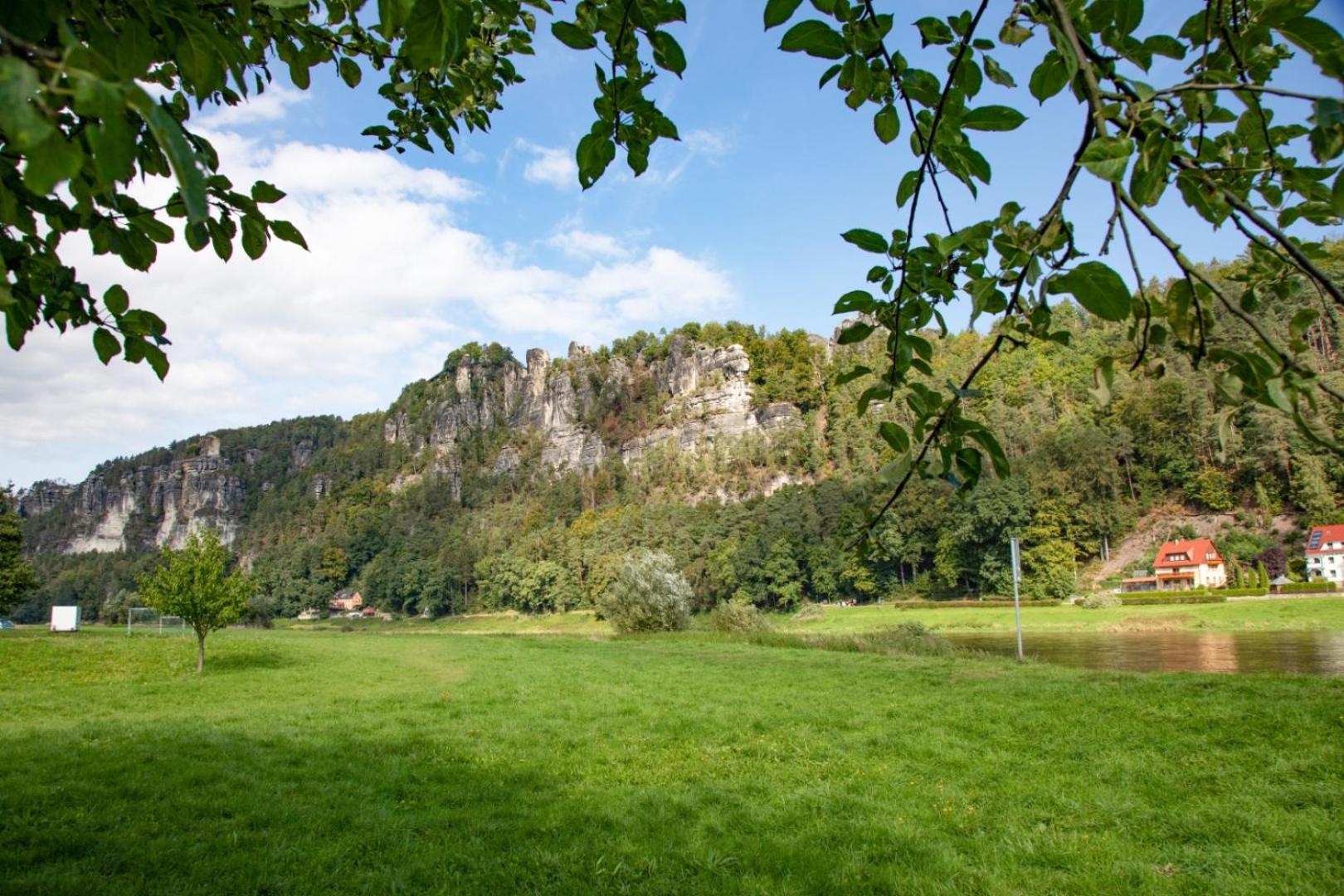 Traumhaftes Gästehaus an Elberadweg und Bastei