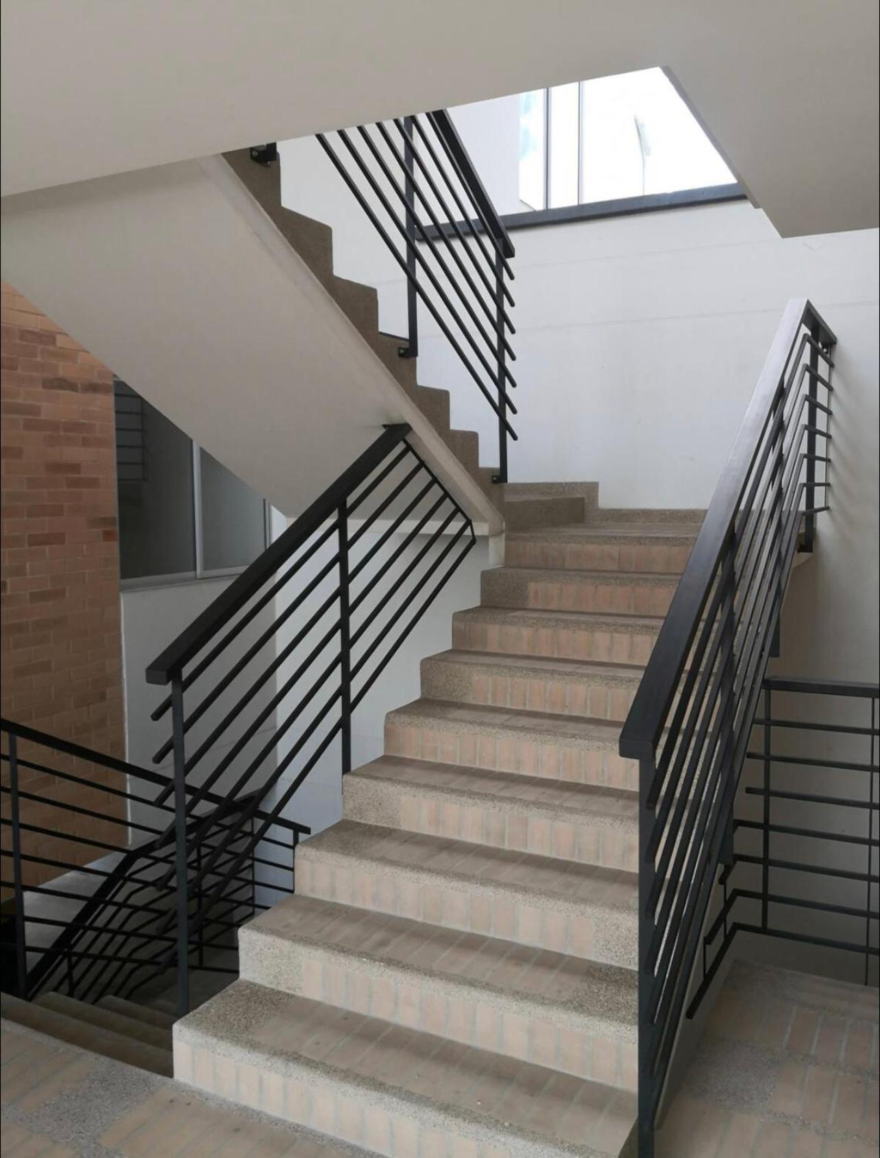 Moderno Penthouse cartago centro vista al rio