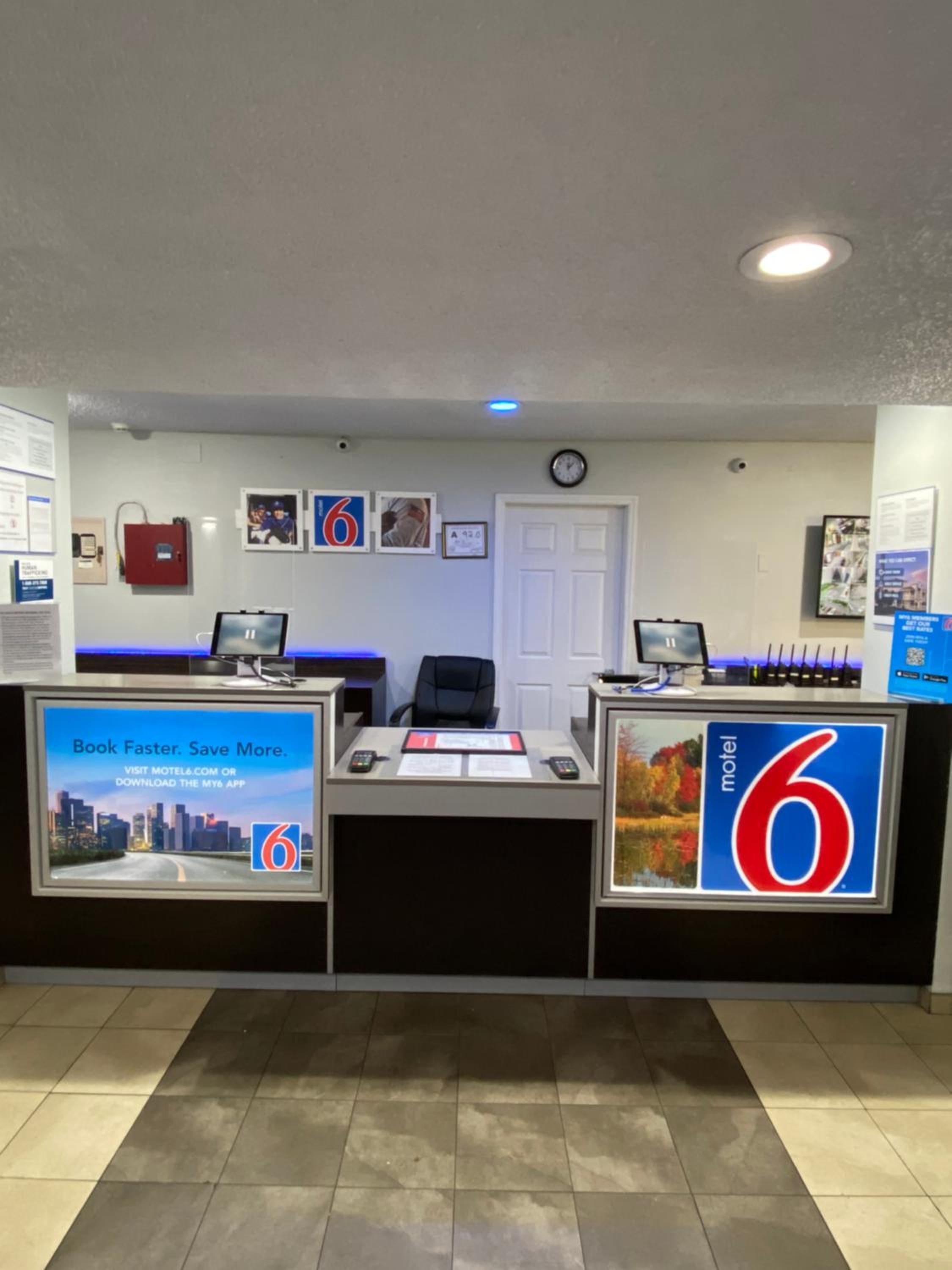 Motel 6-Greensboro, NC - Airport