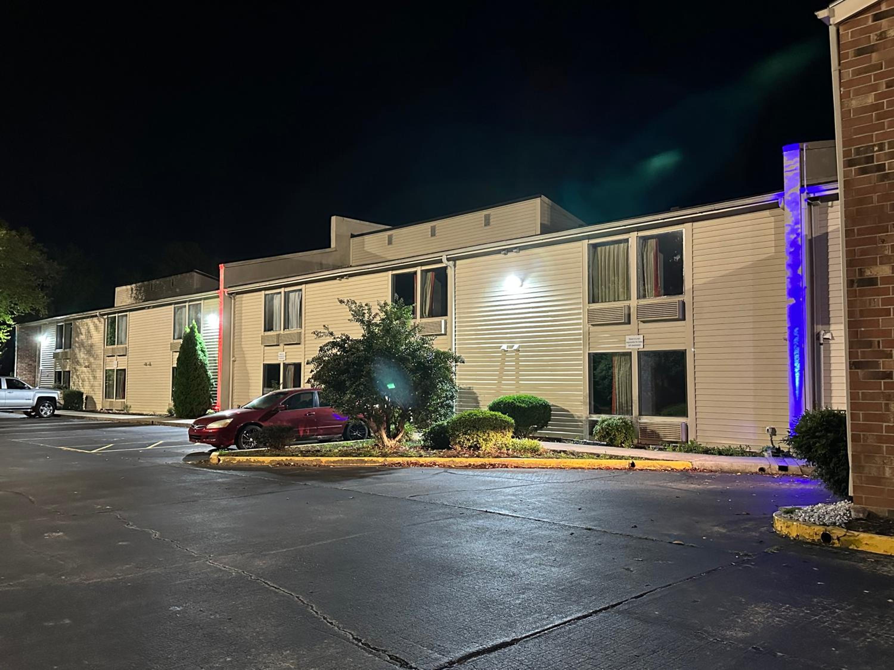 Motel 6-Greensboro, NC - Airport