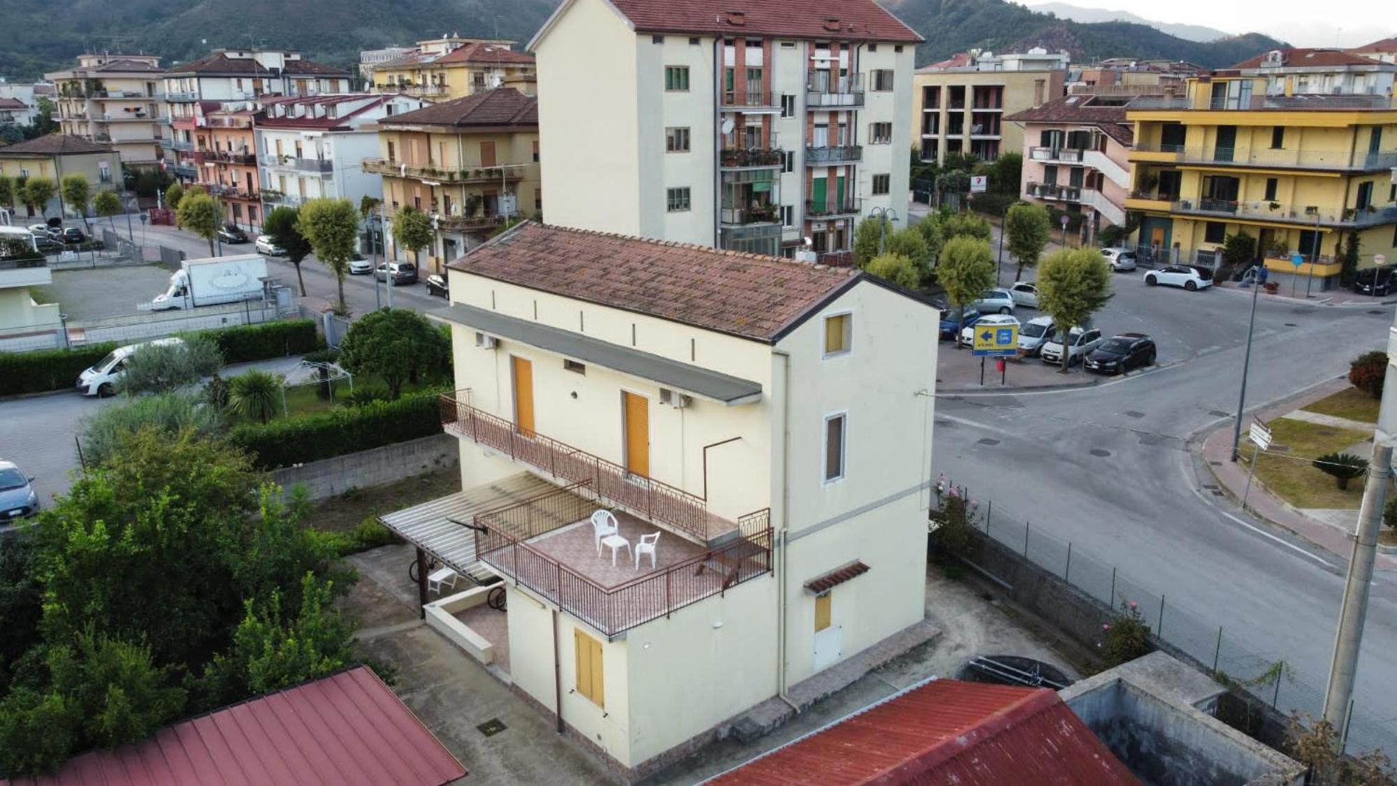 Mezzaluna Guest House