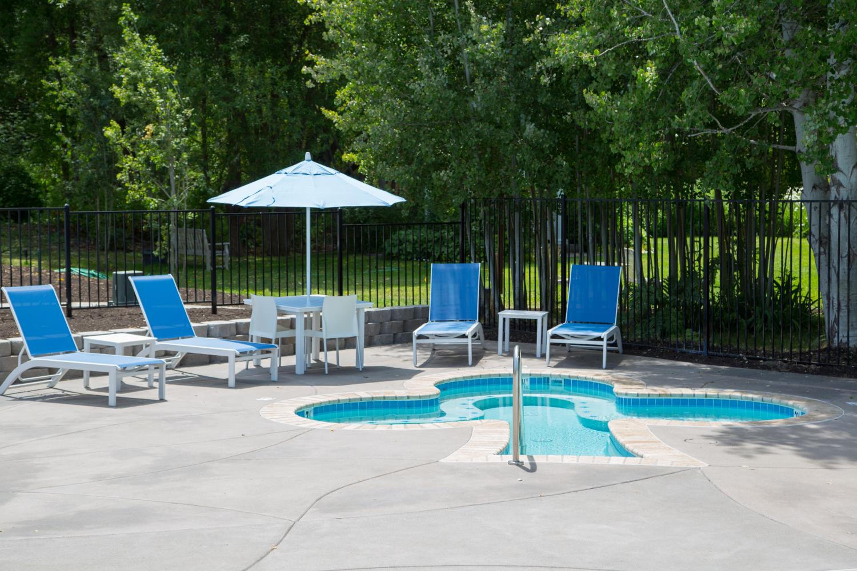 Ashland Vacations - Lithia Springs Resort - Property Image 17