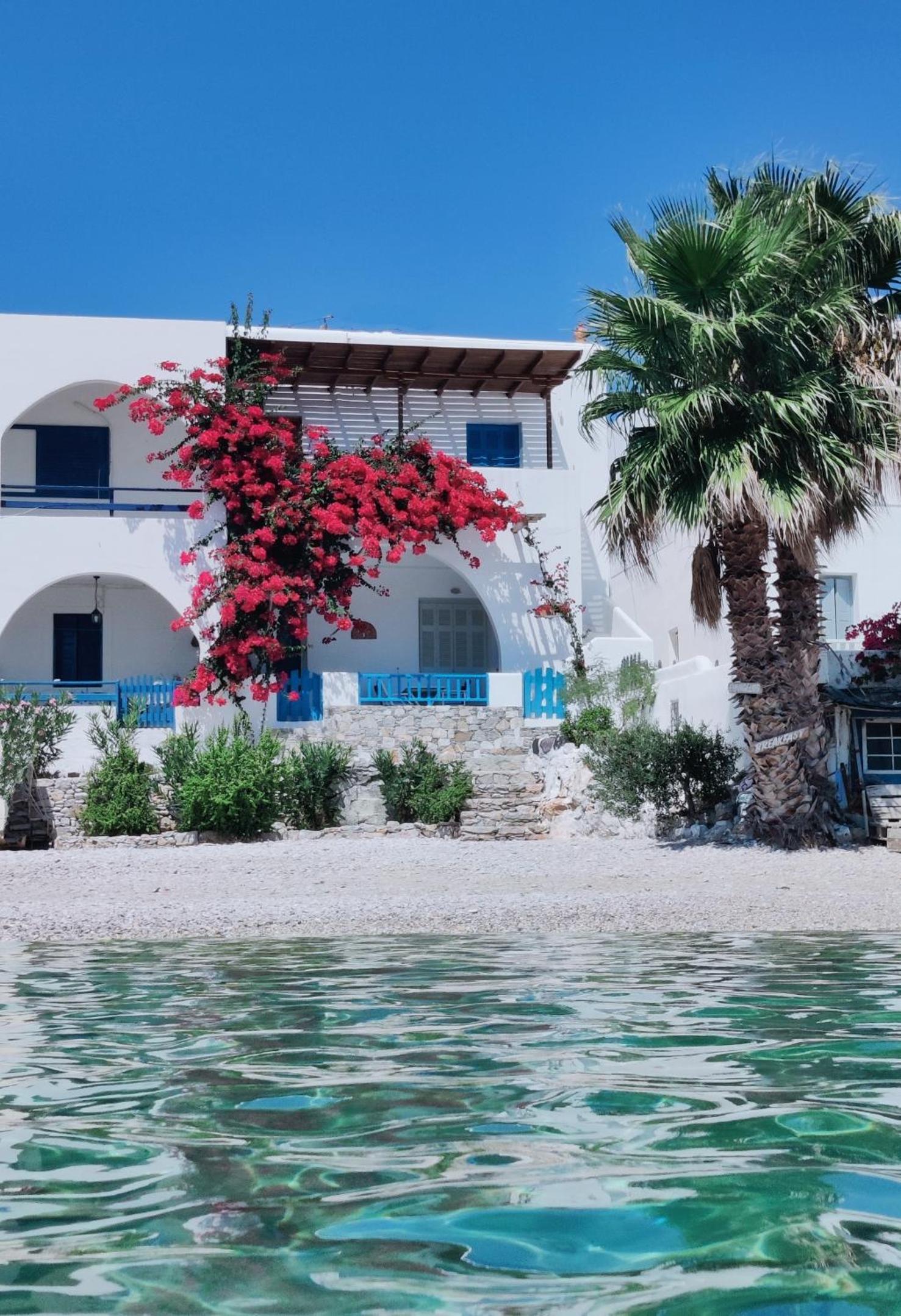 Family house by the seaside of Karavostasis