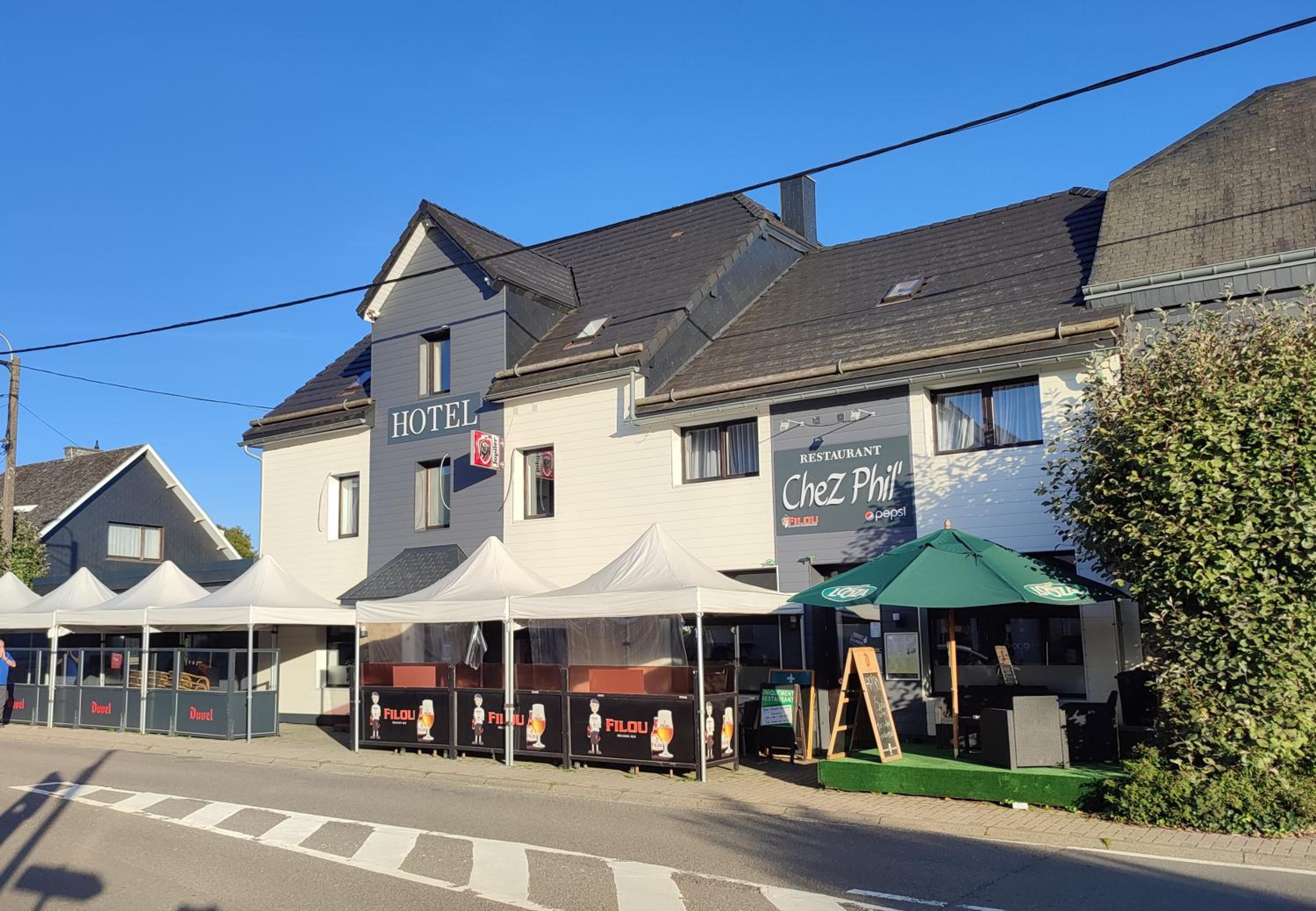 Hotel Chez Phil - Image 1