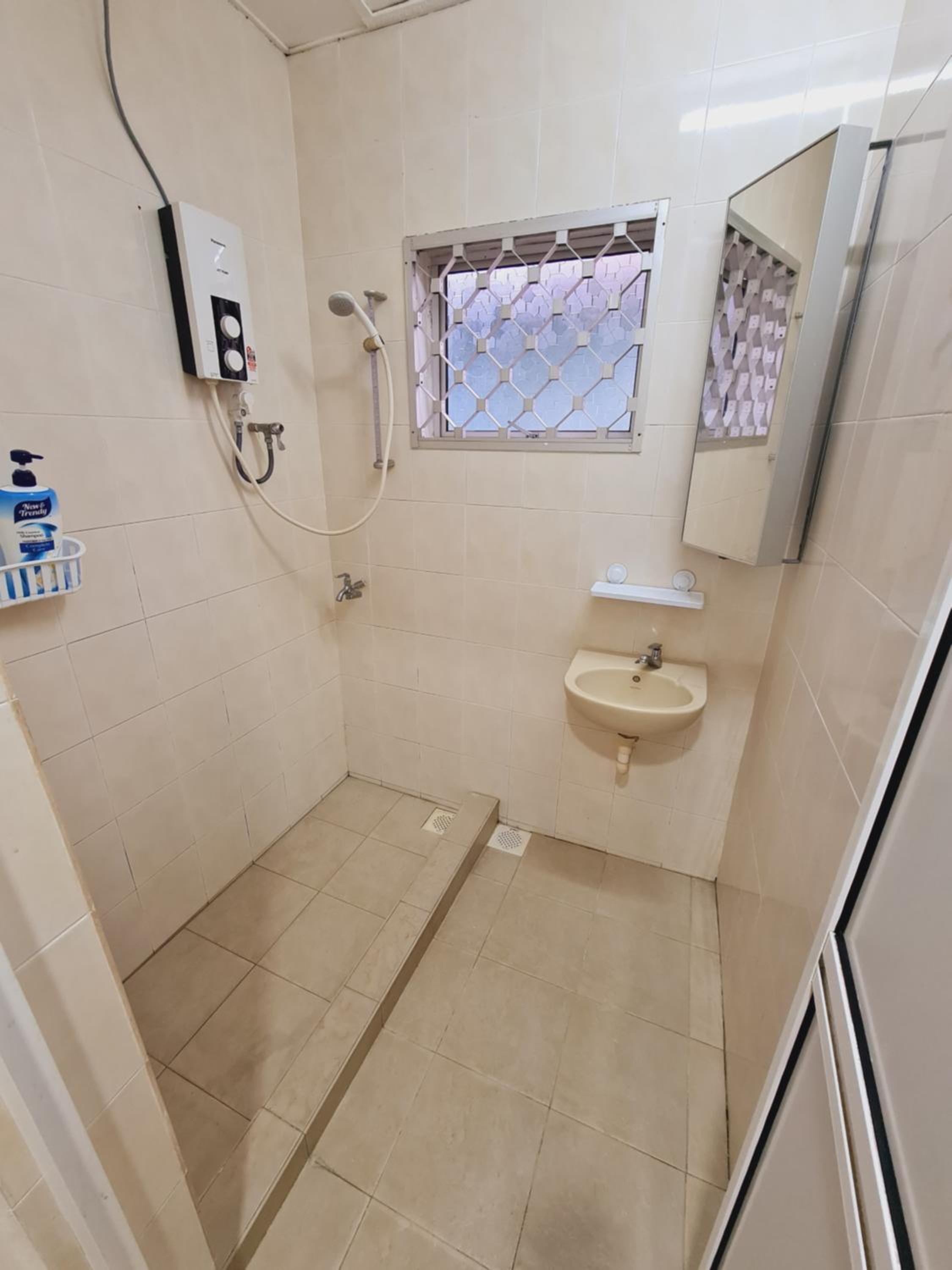 Air-home No135 Kampung Boyan, 3BR, 6pax Netflix photo 6