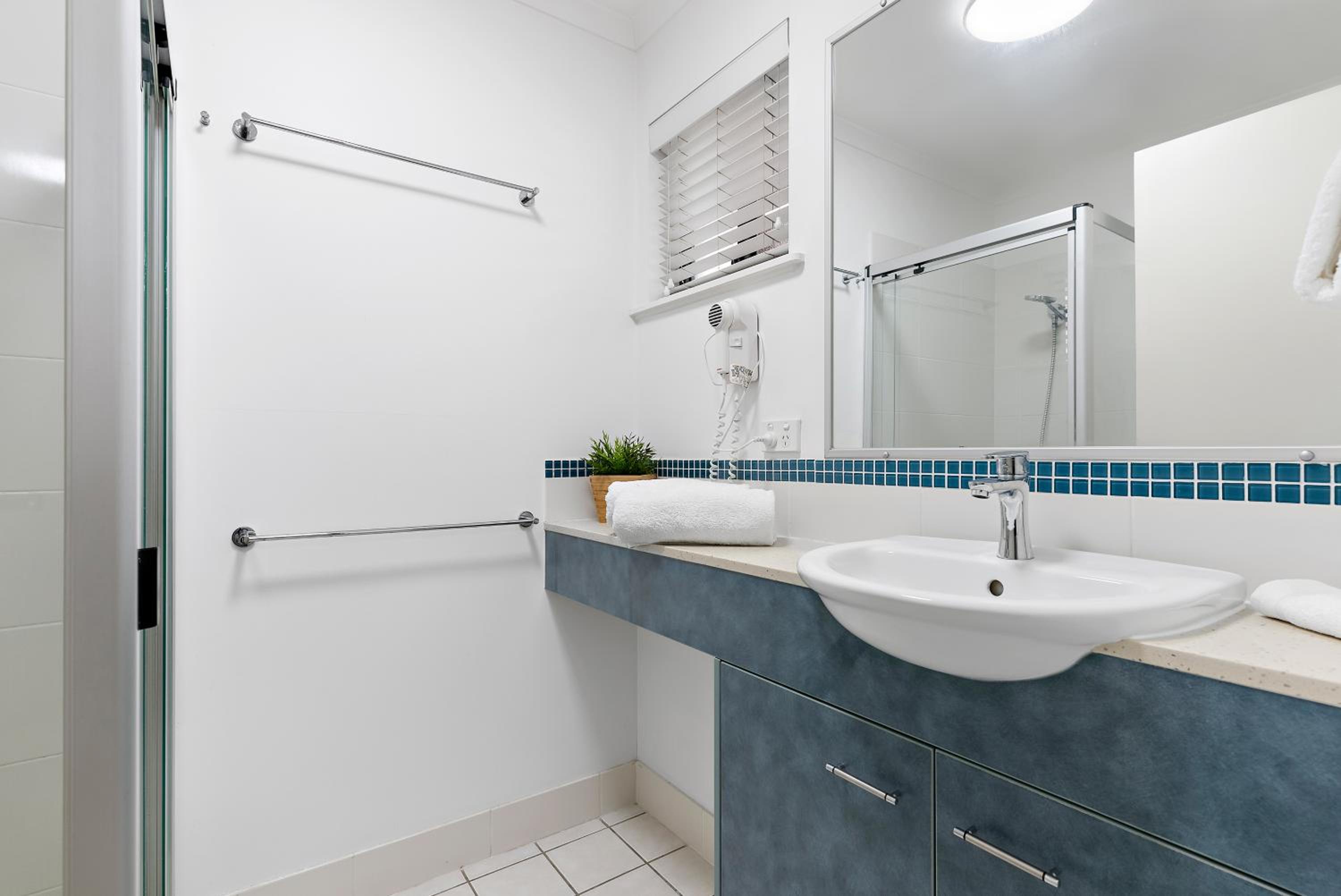 Tropical Retreat in 2 Bedroom Townhouse