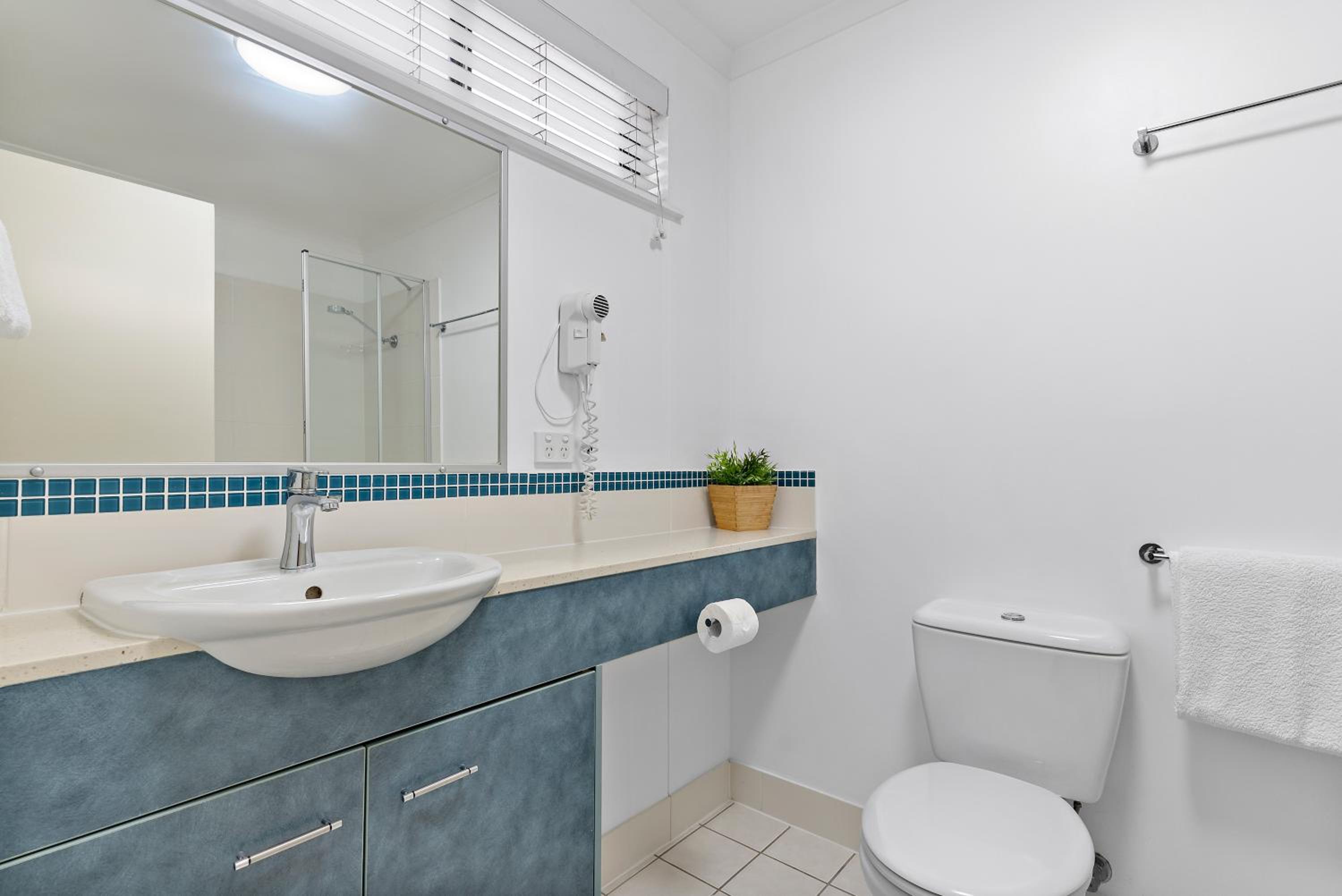 Tropical Retreat in 2 Bedroom Townhouse