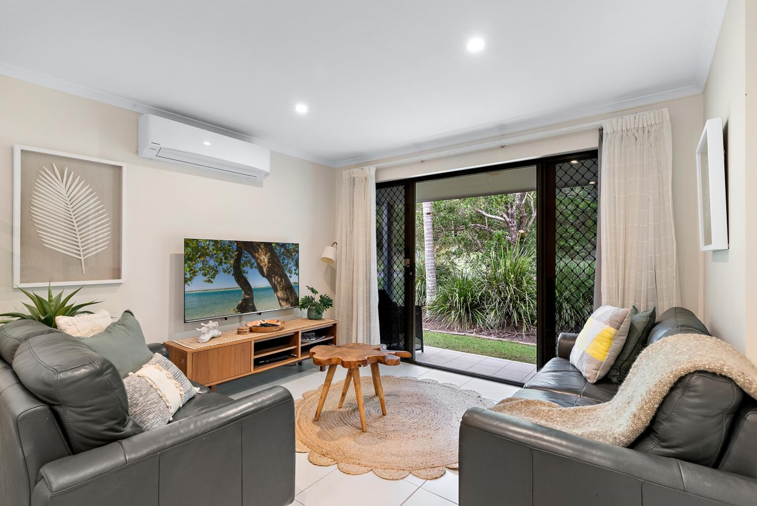 Tropical Retreat in 2 Bedroom Townhouse