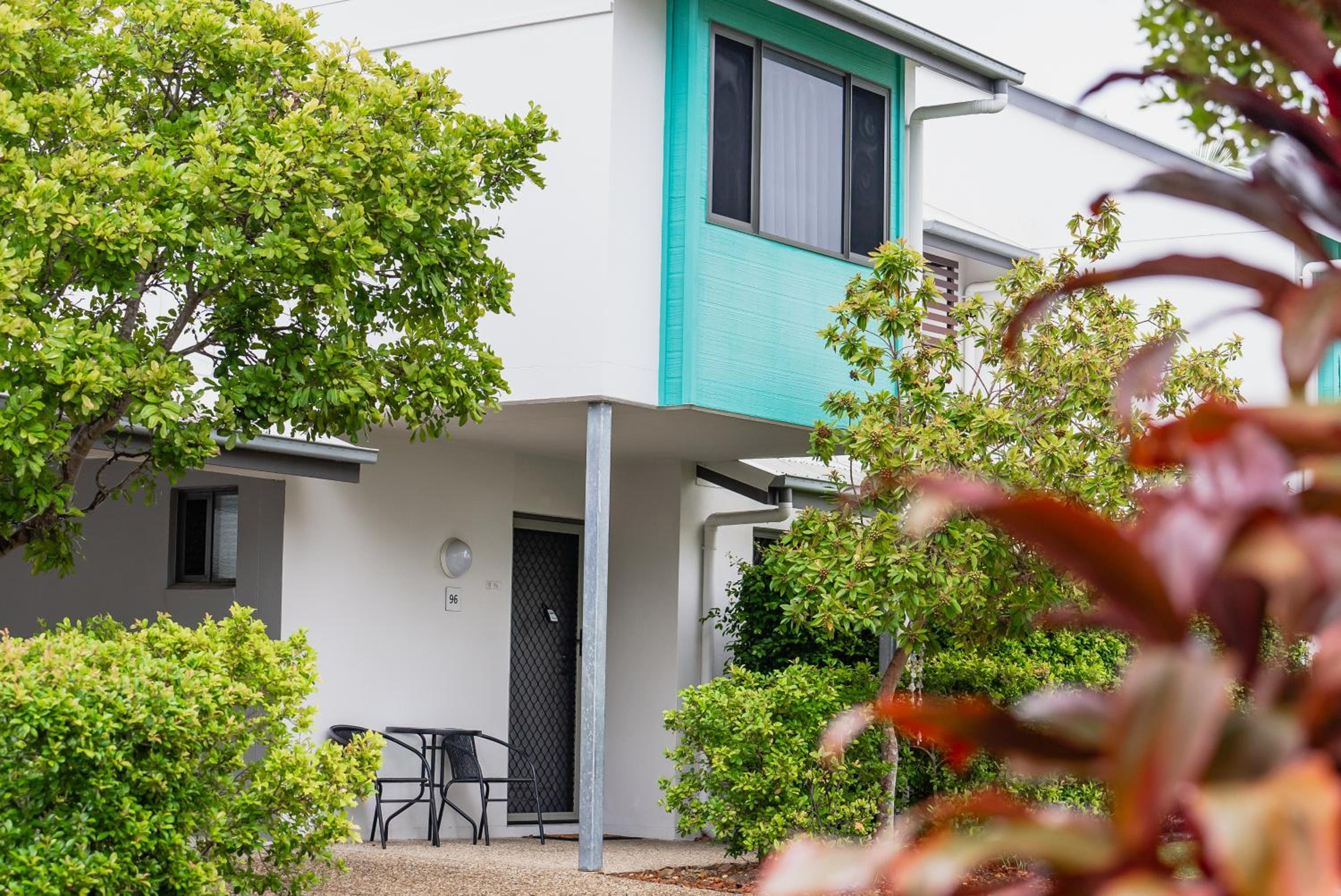 Tropical Retreat in 2 Bedroom Townhouse