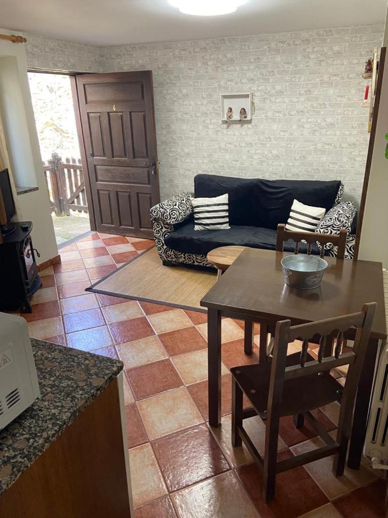 Casas Rurales y Apartamentos La Hornera