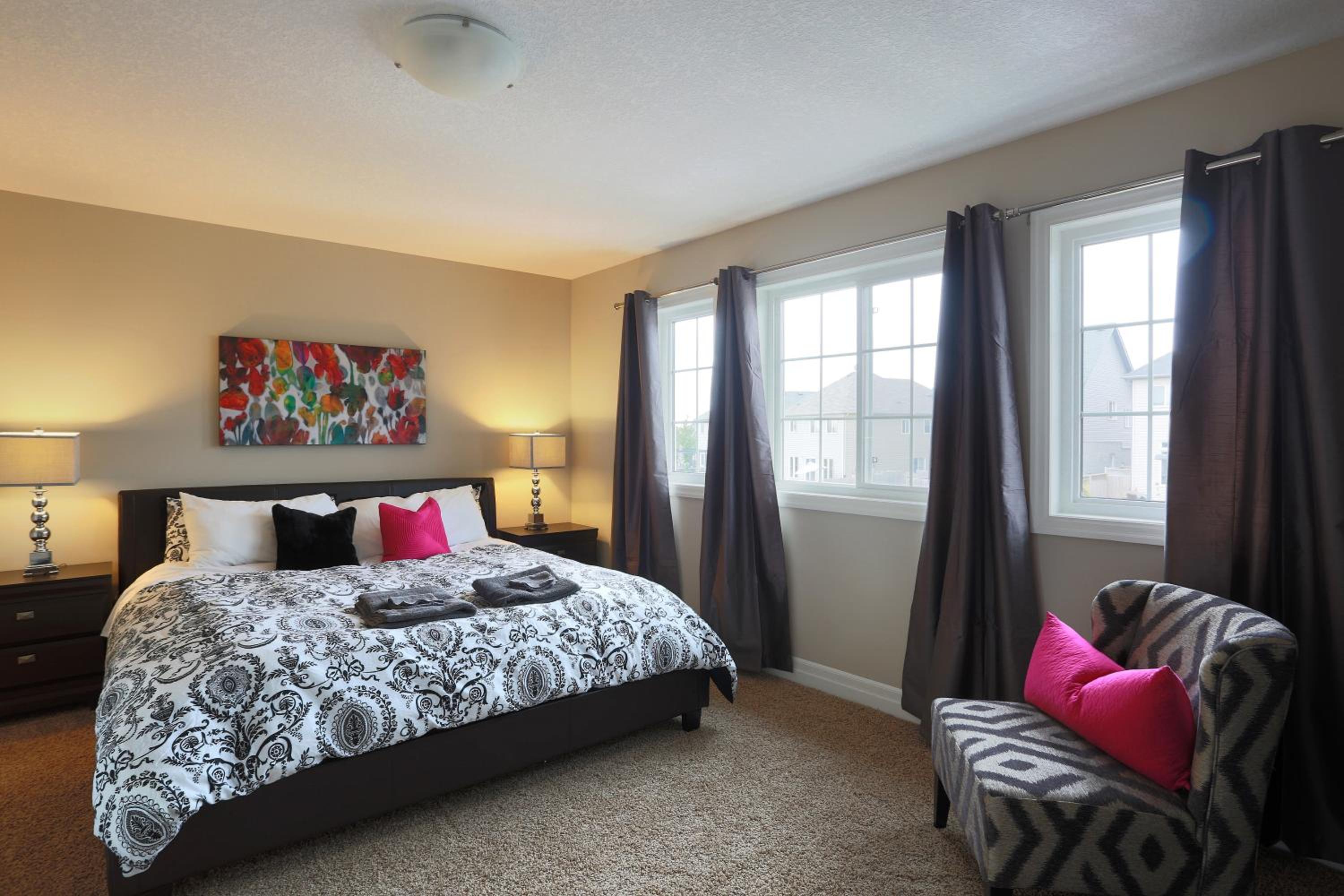 Kitchener Vacations - Boardwalk Homes - Executive Guest Rooms  Townhomes - Property Image 10