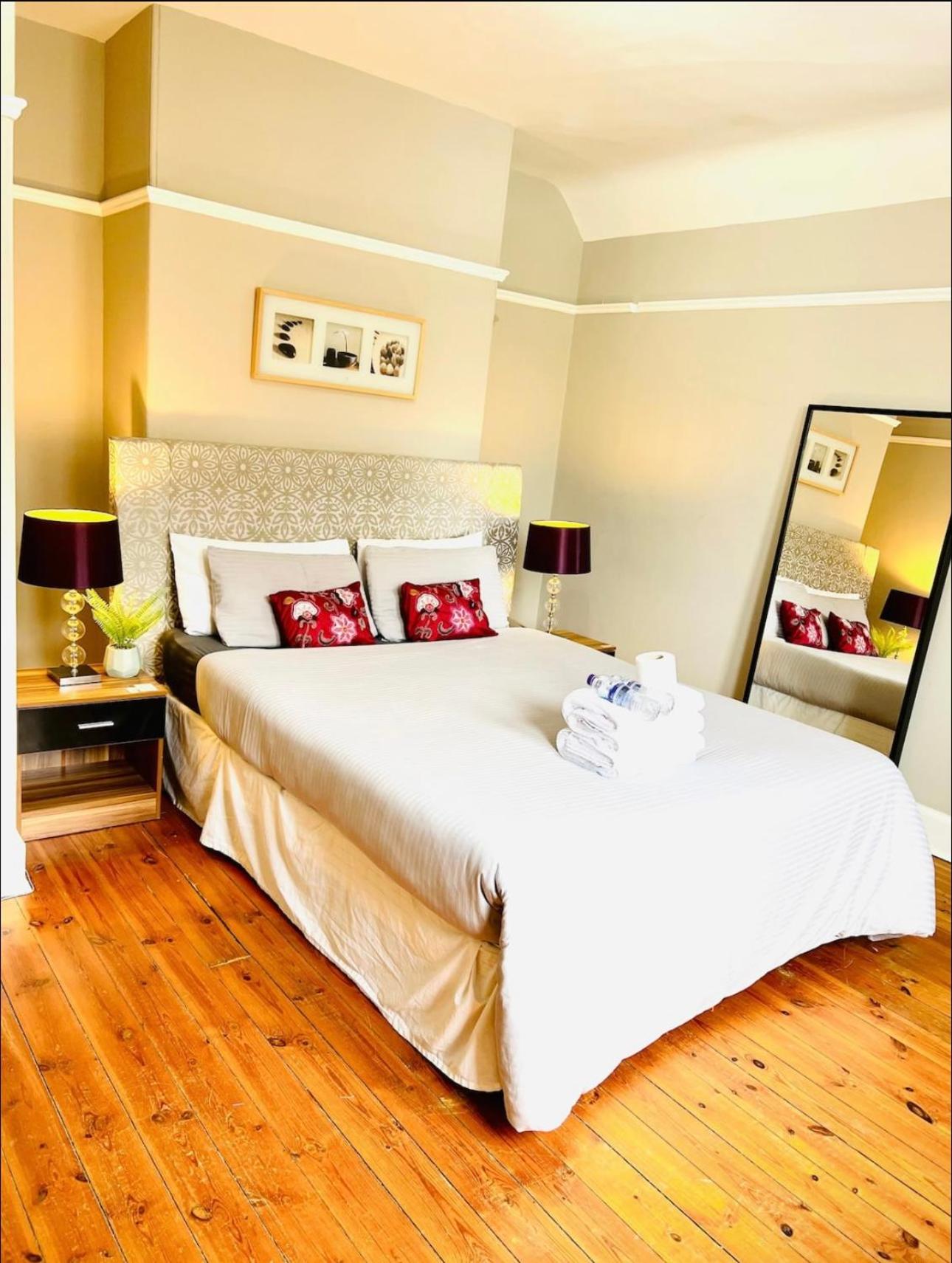 LEITH WALK VILLA budget guest house view 2