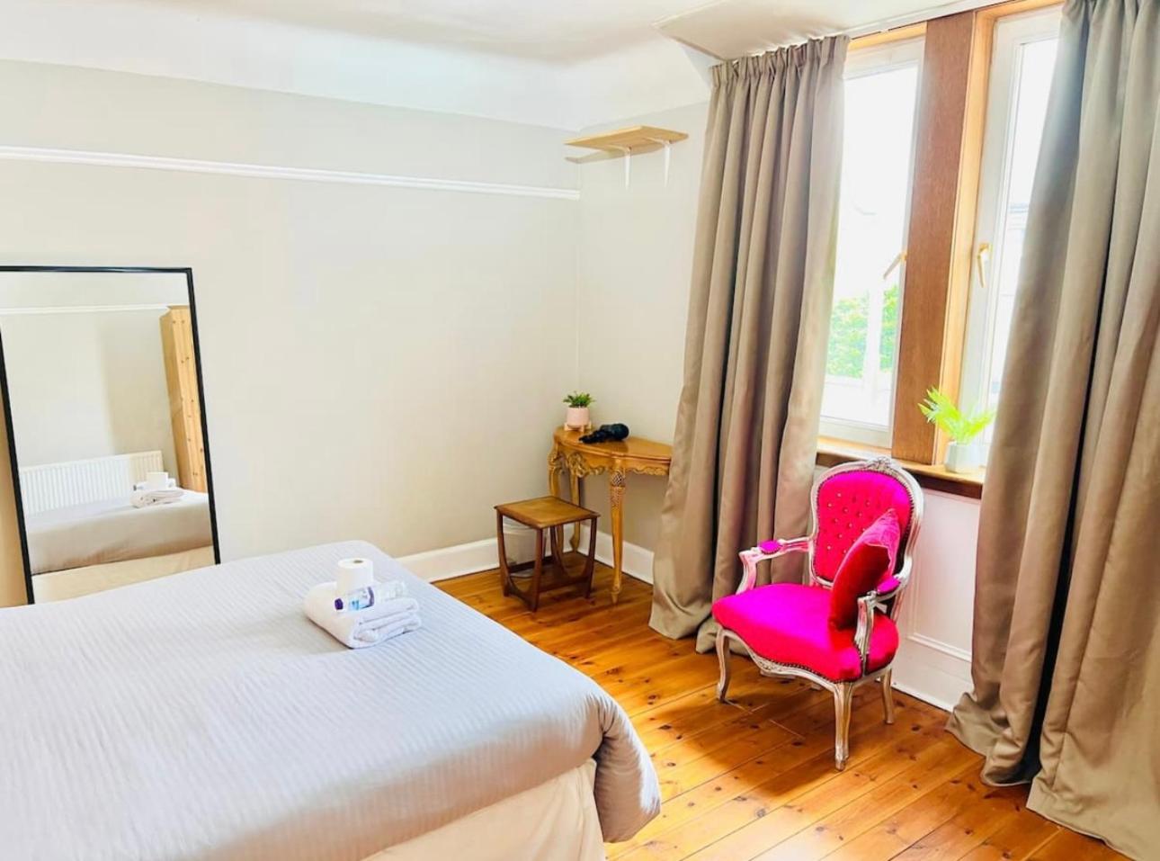 LEITH WALK VILLA budget guest house view 3