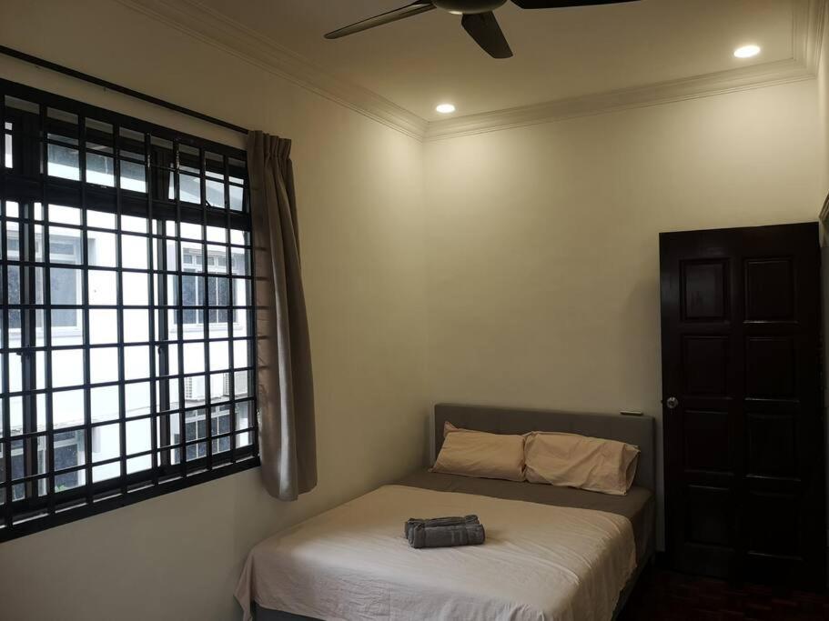 Jb City 5 Bedroom semi-d Near ksl,mid valley ,berjaya waterfront