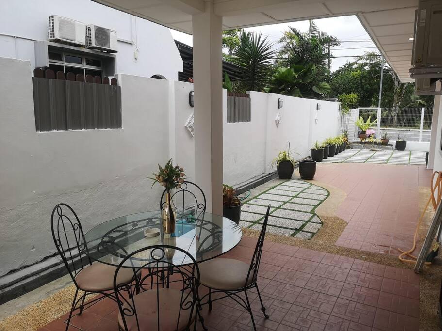 Jb City 5 Bedroom semi-d Near ksl,mid valley ,berjaya waterfront