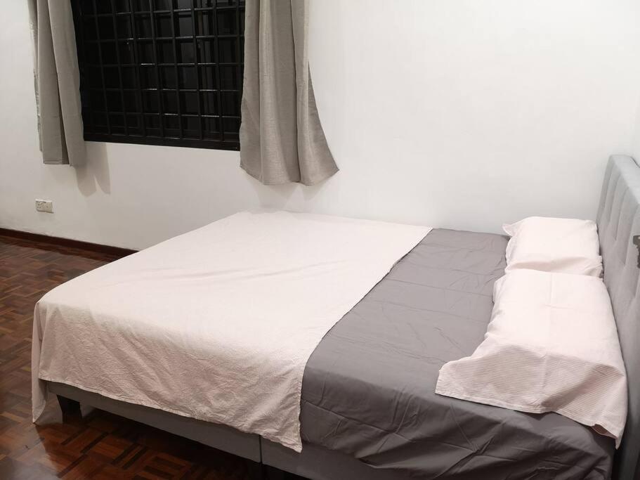 Jb City 5 Bedroom semi-d Near ksl,mid valley ,berjaya waterfront