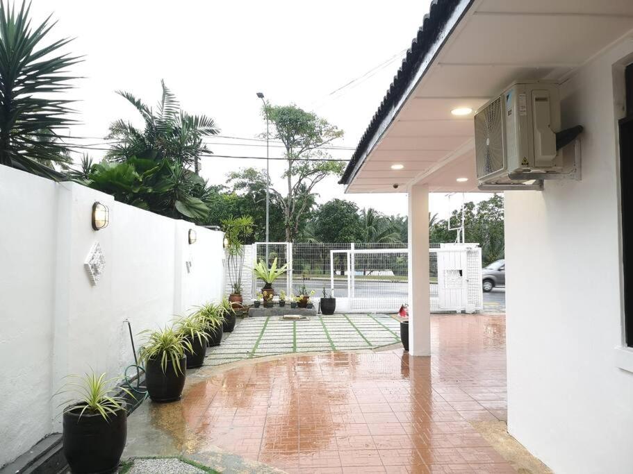 Jb City 5 Bedroom semi-d Near ksl,mid valley ,berjaya waterfront