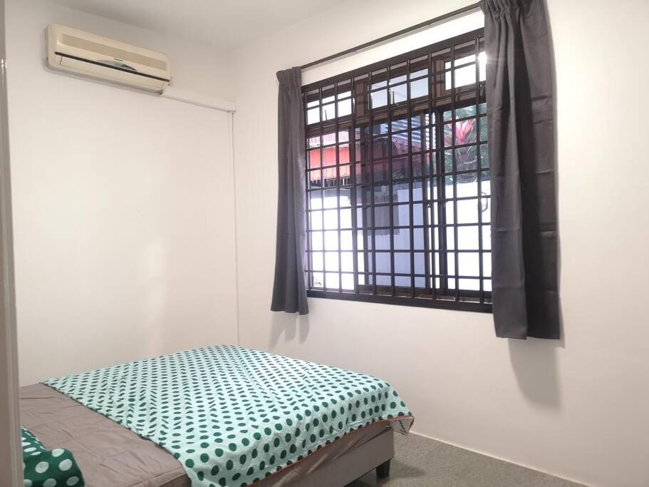 Jb City 5 Bedroom semi-d Near ksl,mid valley ,berjaya waterfront
