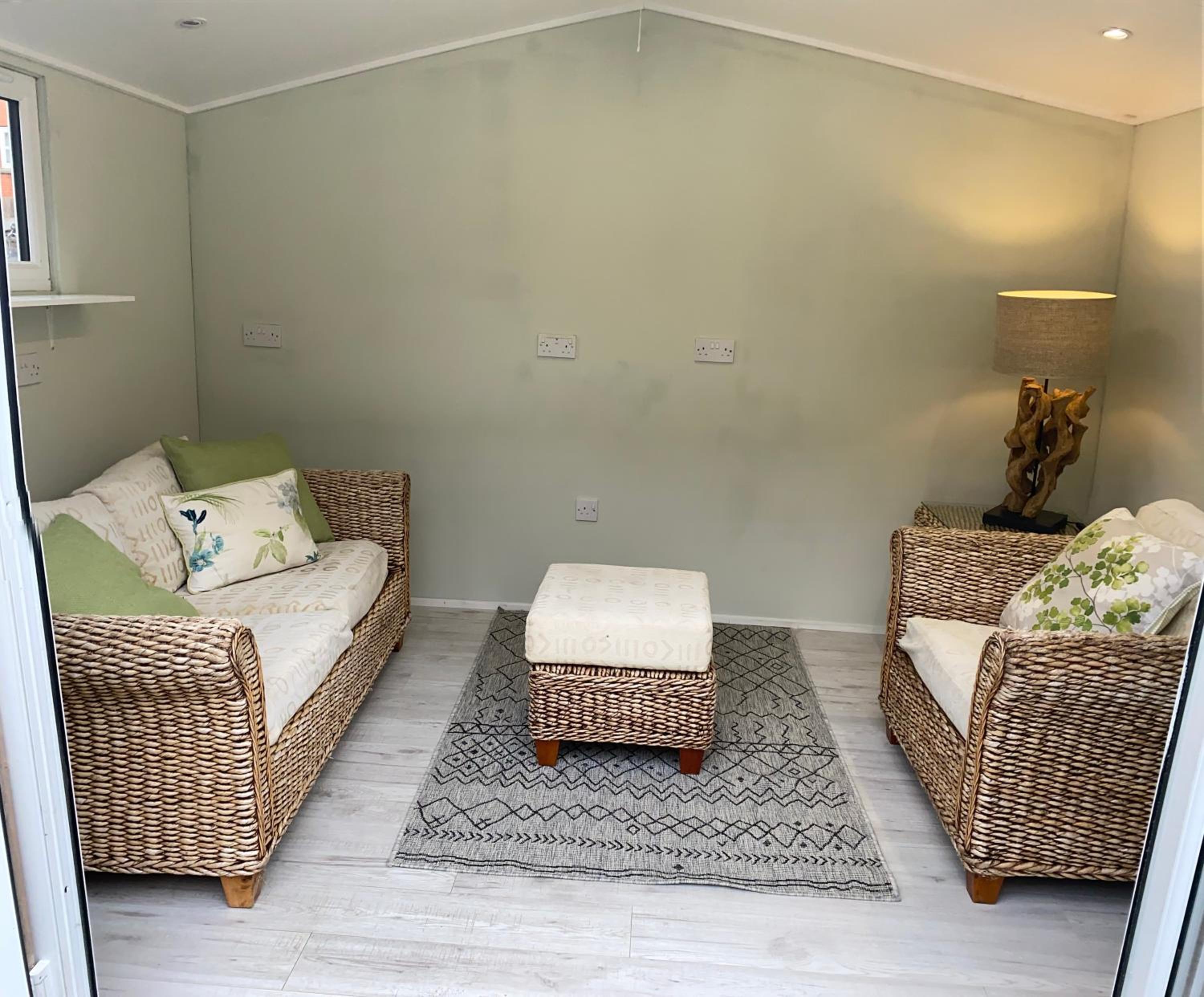 Modern house easy access Norwich city and broads