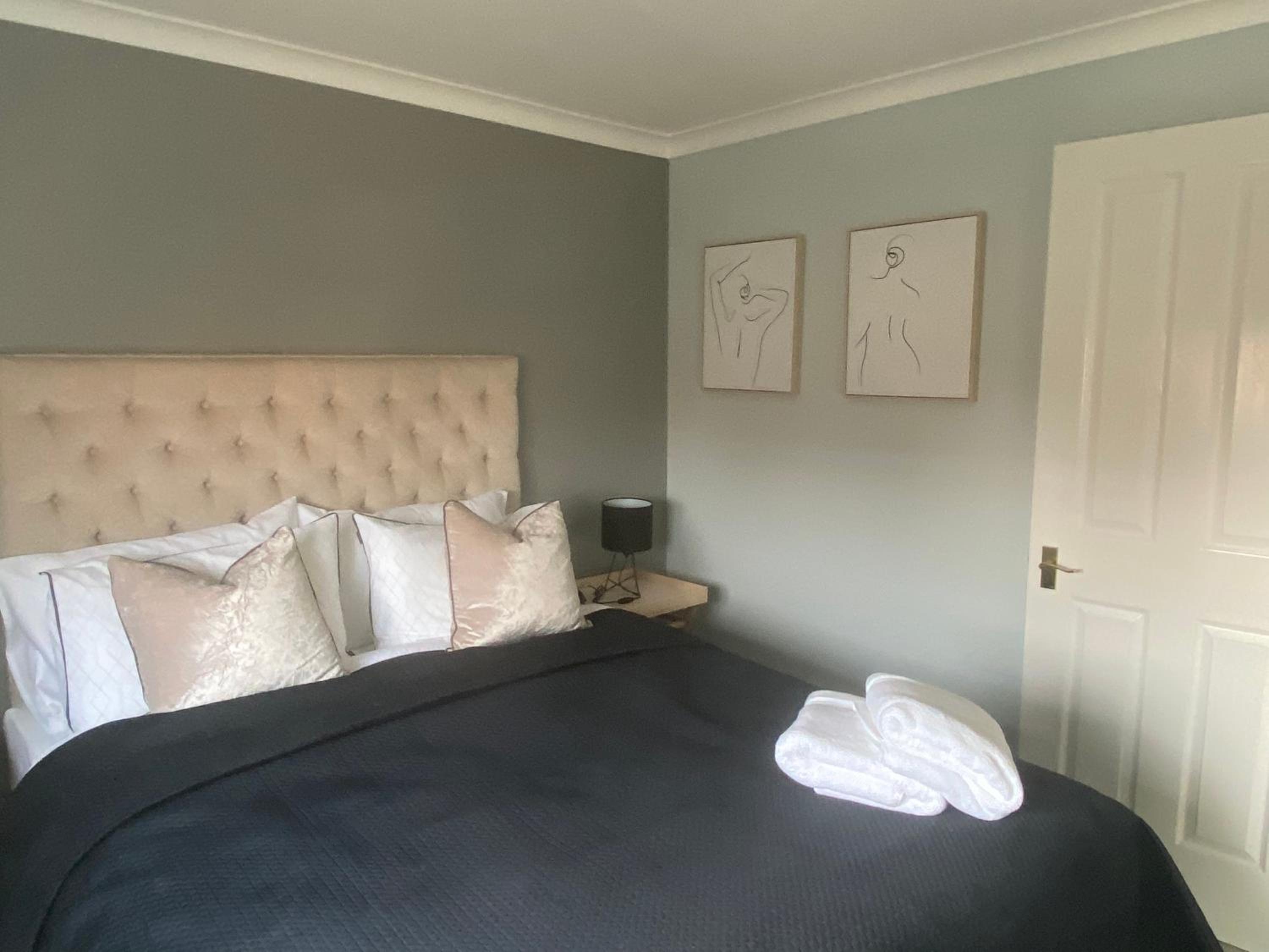 Modern house easy access Norwich city and broads