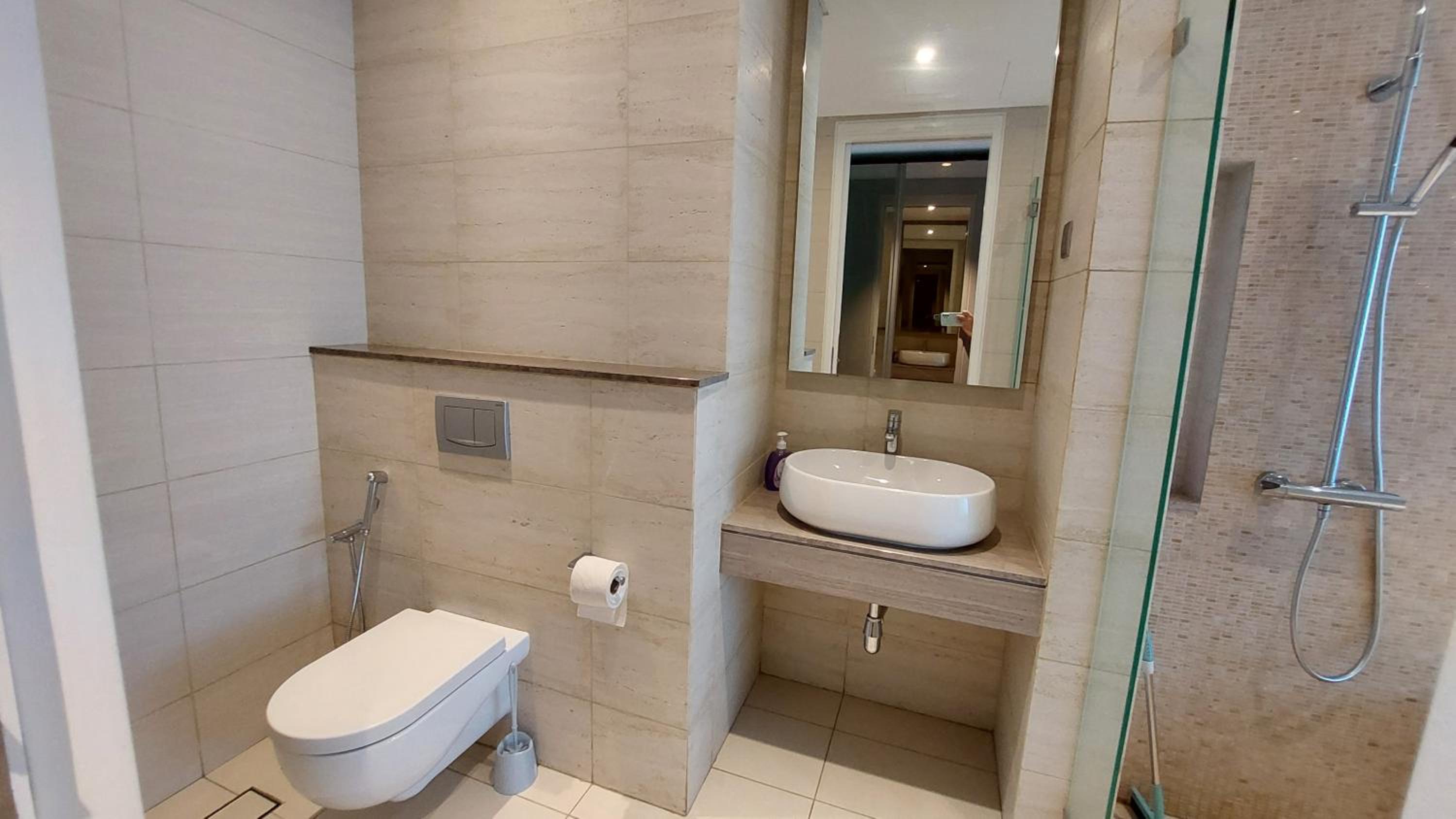 Anggun Presidential Suites