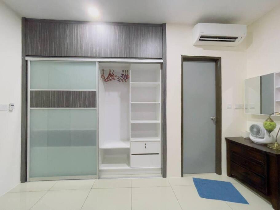 Double Storey Sweet Home 12pax @ Puncak Alam photo 4