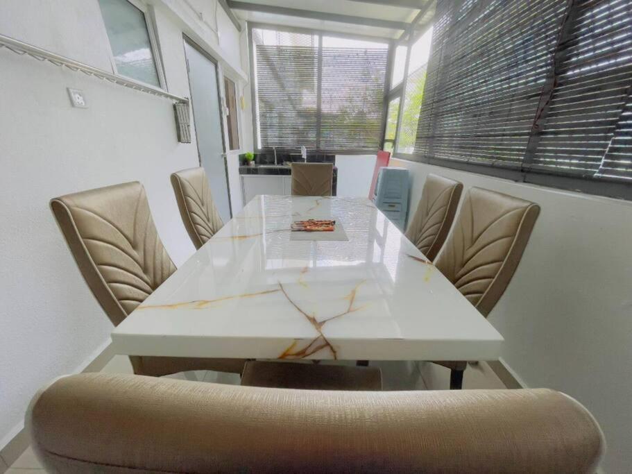 Double Storey Sweet Home 12pax @ Puncak Alam photo 7