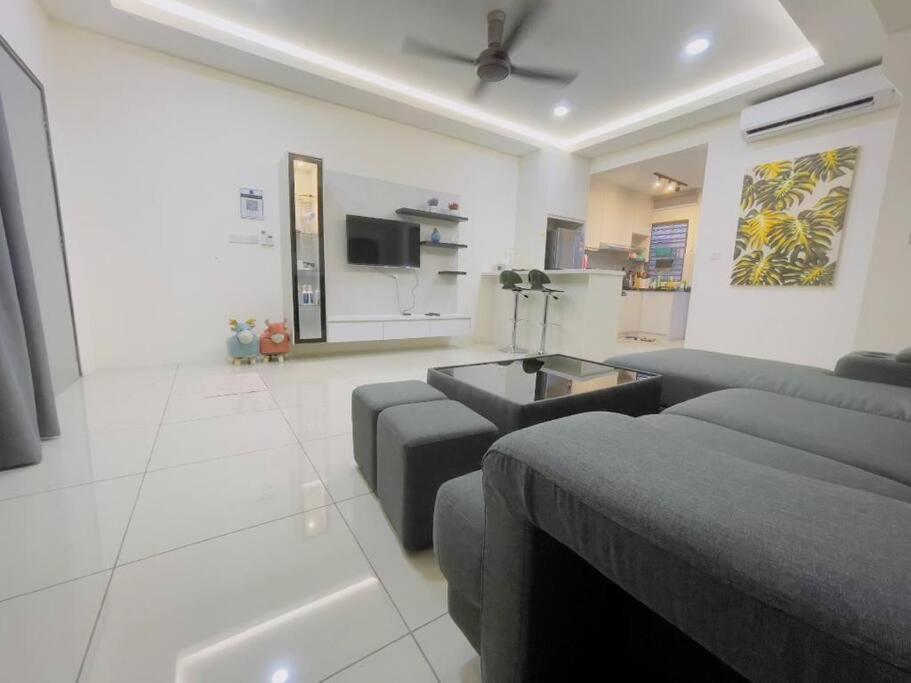 Double Storey Sweet Home 12pax @ Puncak Alam photo 8