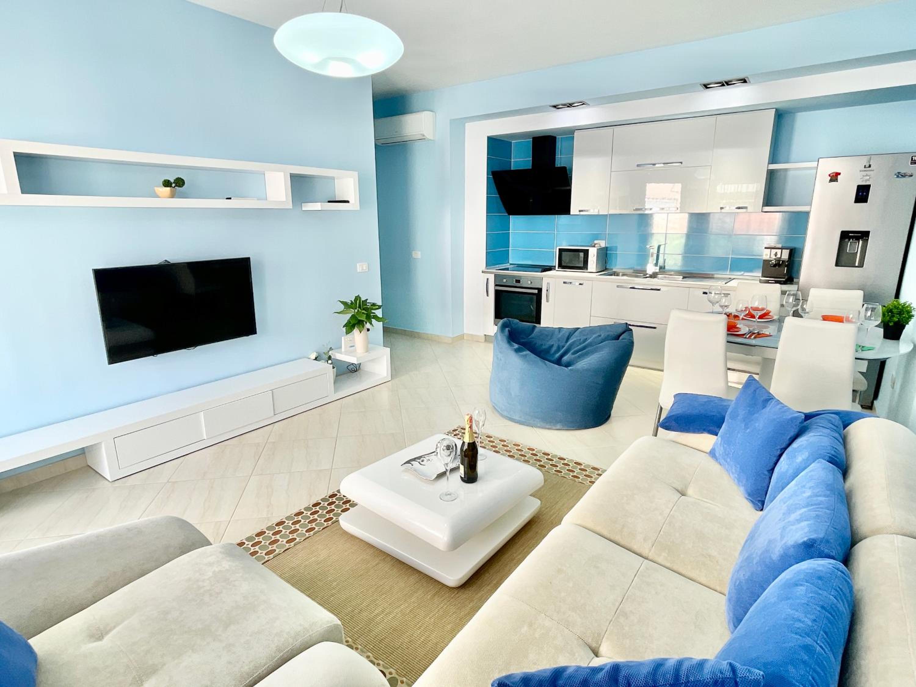 SEA SIDE SUITE