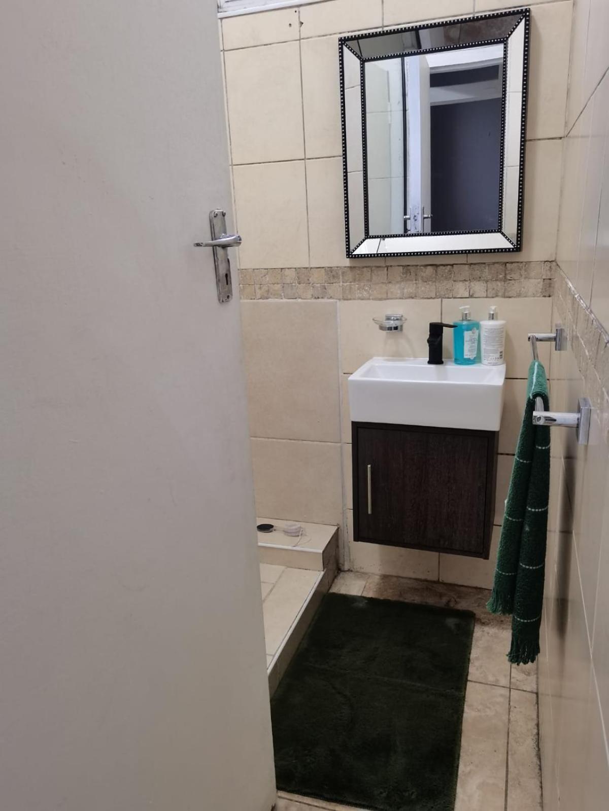 Luyindalo Accomodation at Granten Heights