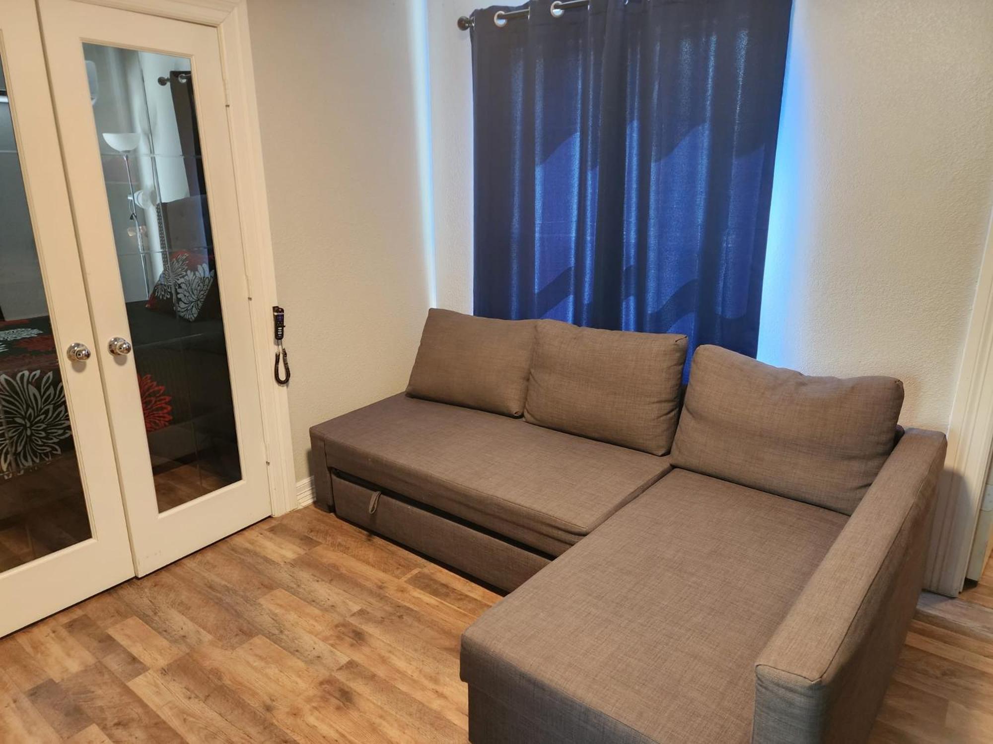 Luxury House Medical Center/Downtown/EV/Parking view 4