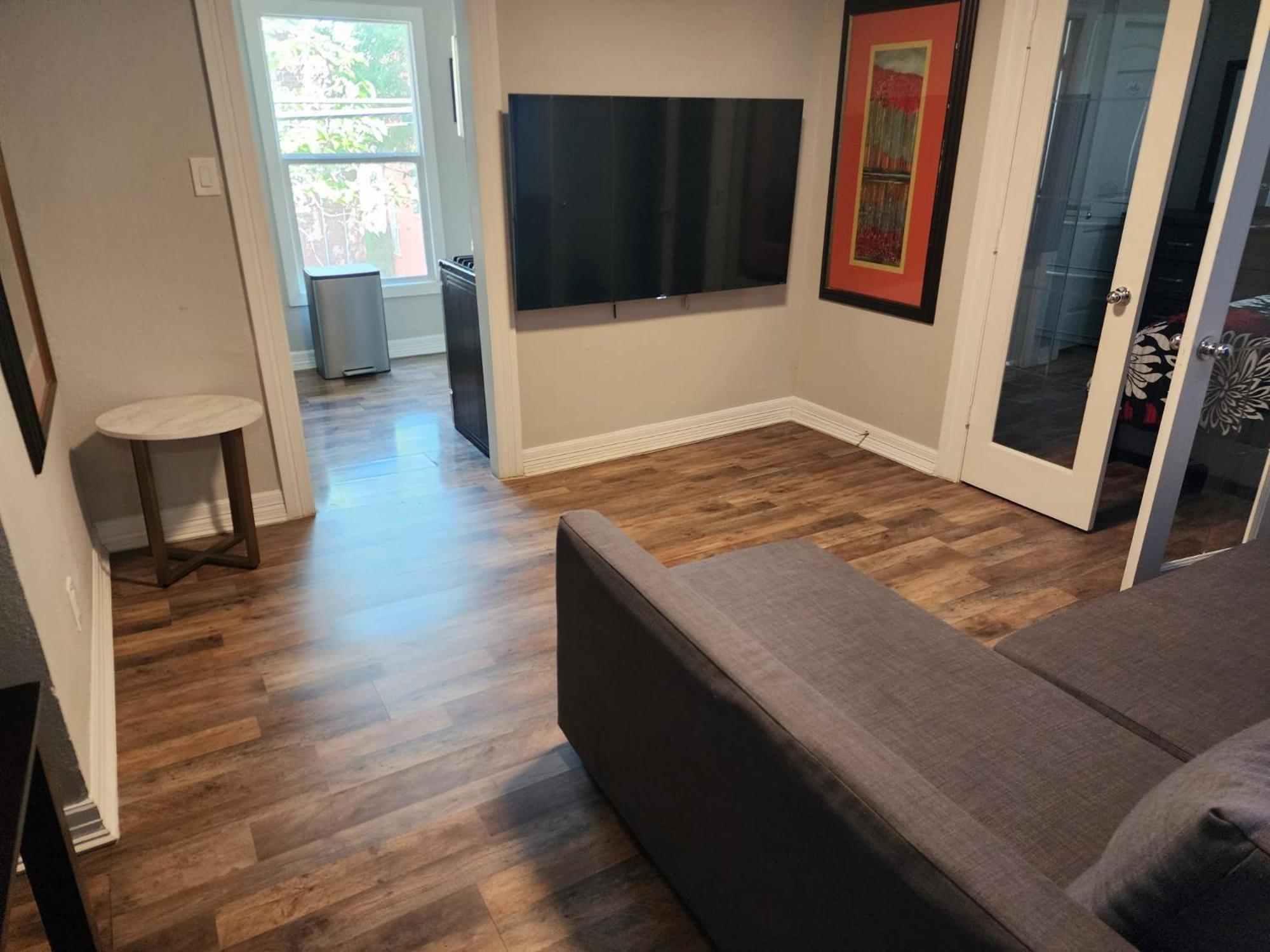 Luxury House Medical Center/Downtown/EV/Parking view 5