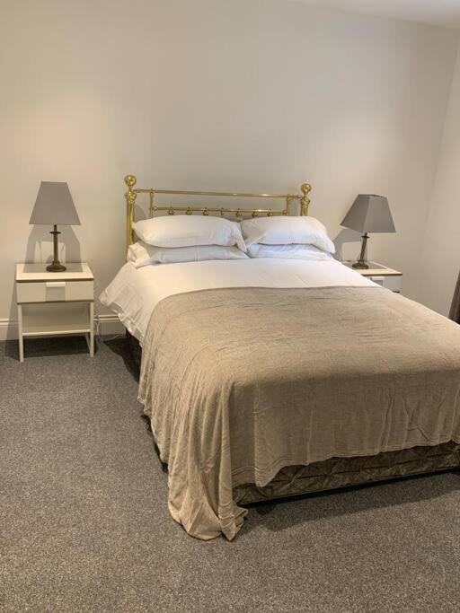 Dundee Vacations - The Victorian Apartment - Property Image 4
