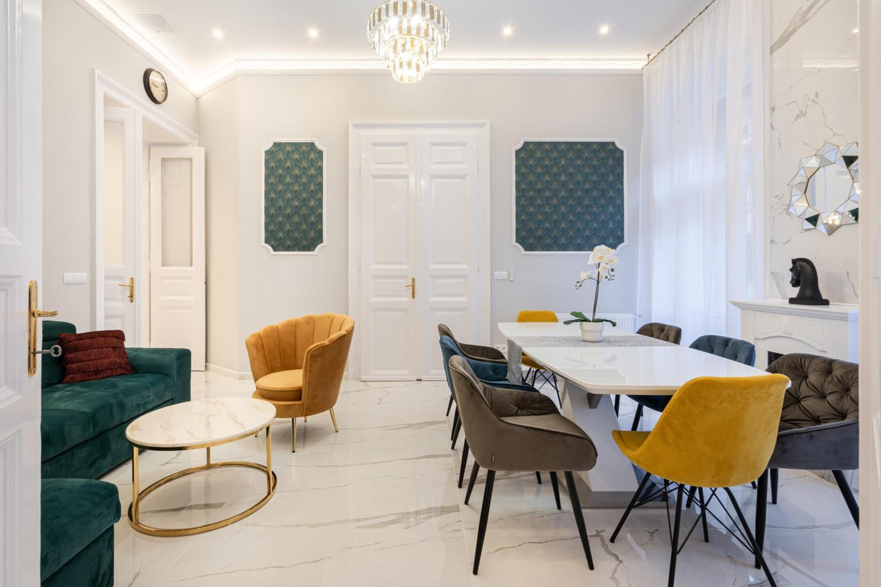Premium Art Deco Apartment at Broadway // 4BDR & 3BR view 5